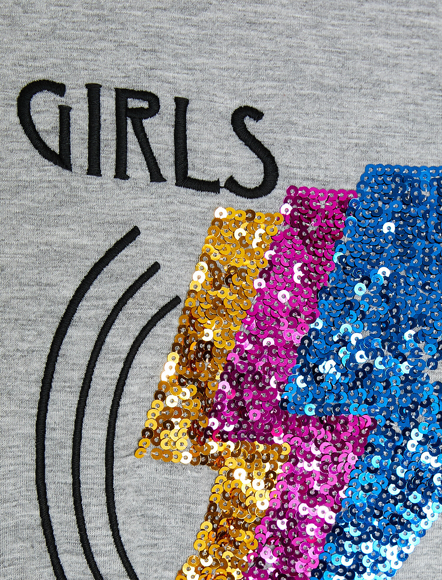   Pul Detaylı Tişört