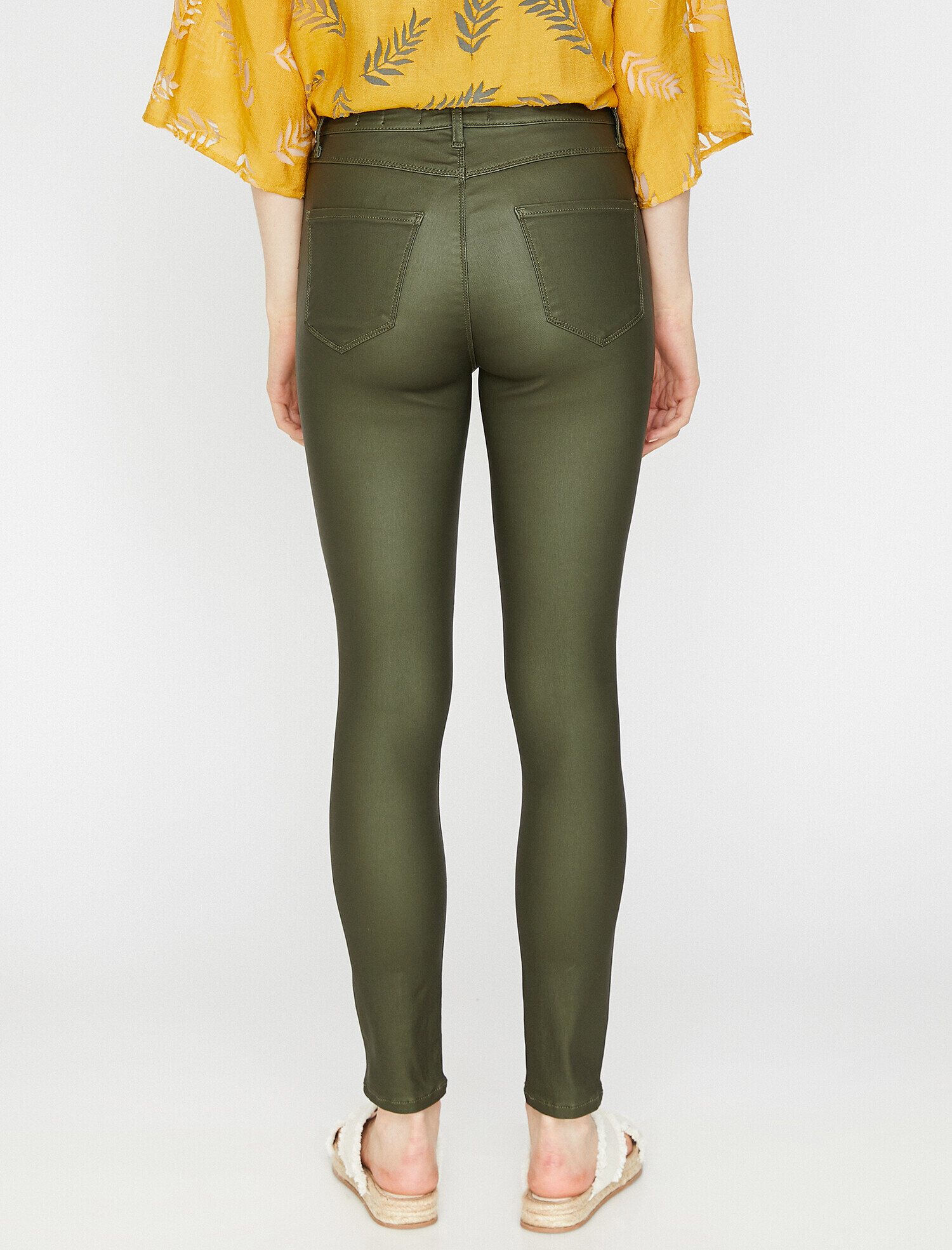   Deri Görünümlü Pantolon