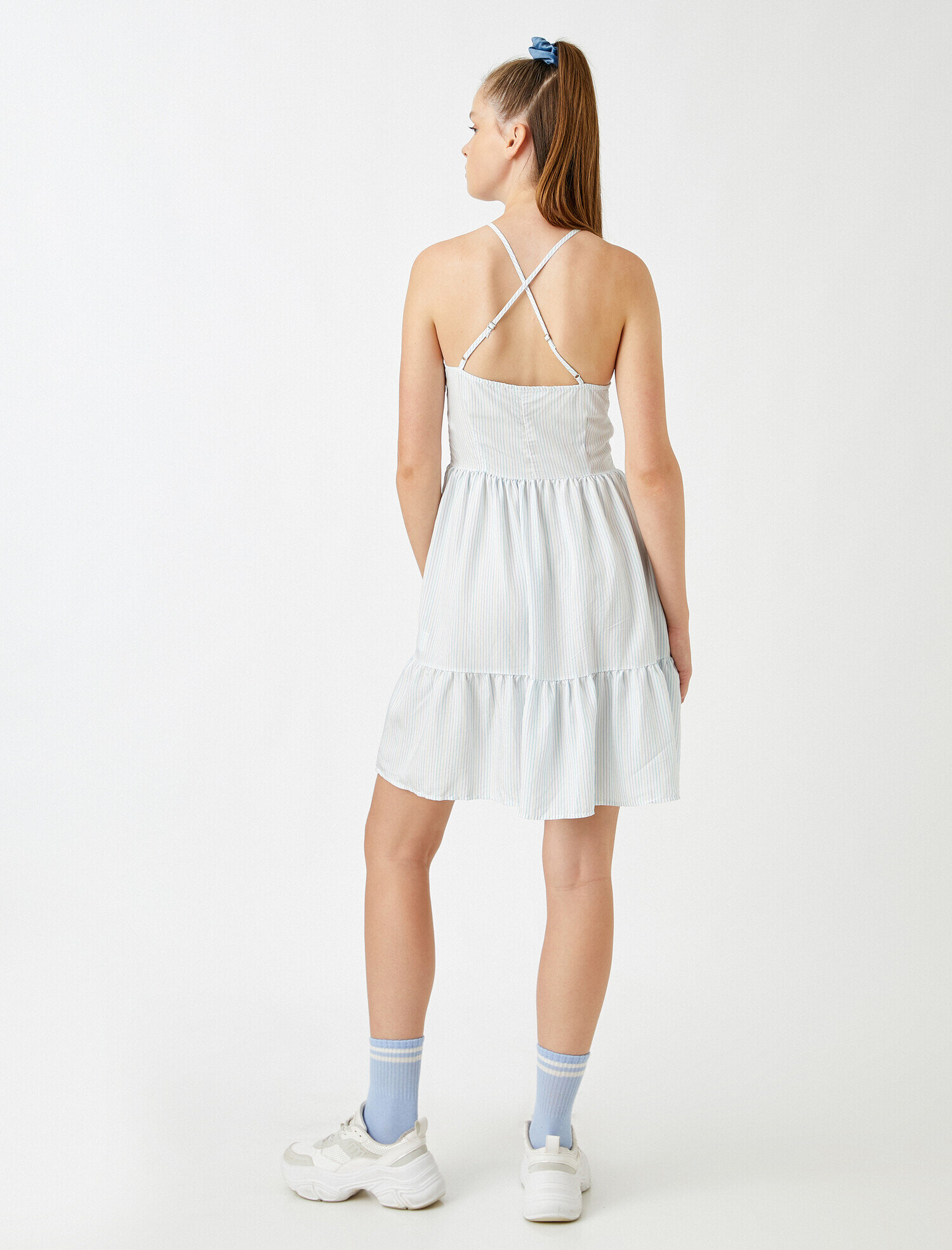   Sırt Detaylı Elbise Çizgili Volanlı