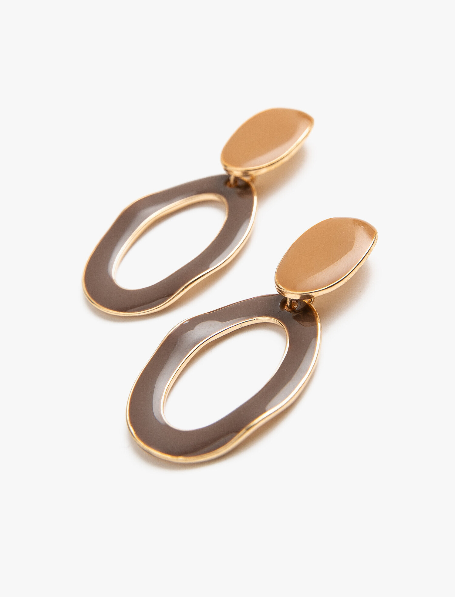  Kadın Taş Detaylı Küpe