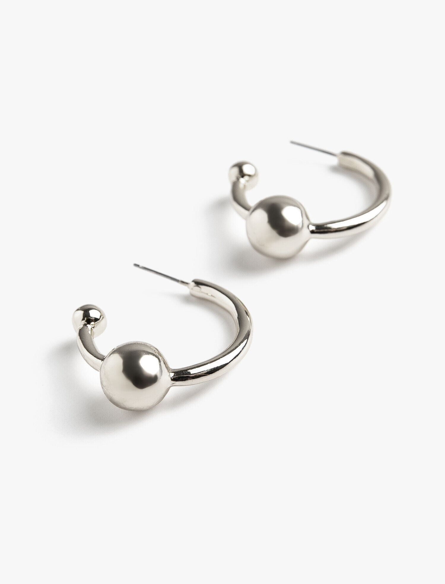  Kadın Top Detaylı Halka Küpe