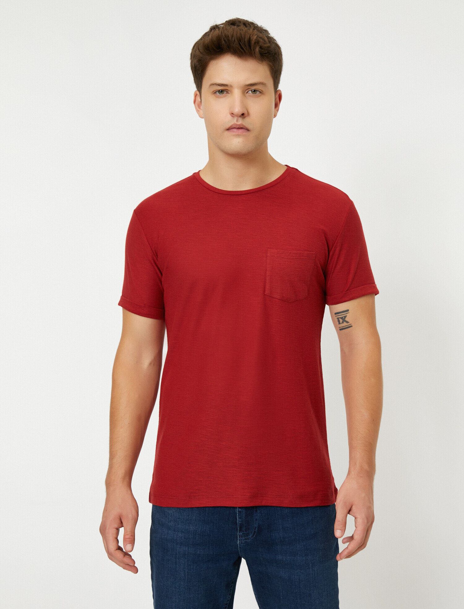 Bisiklet Yaka Tişört Cep Detaylı