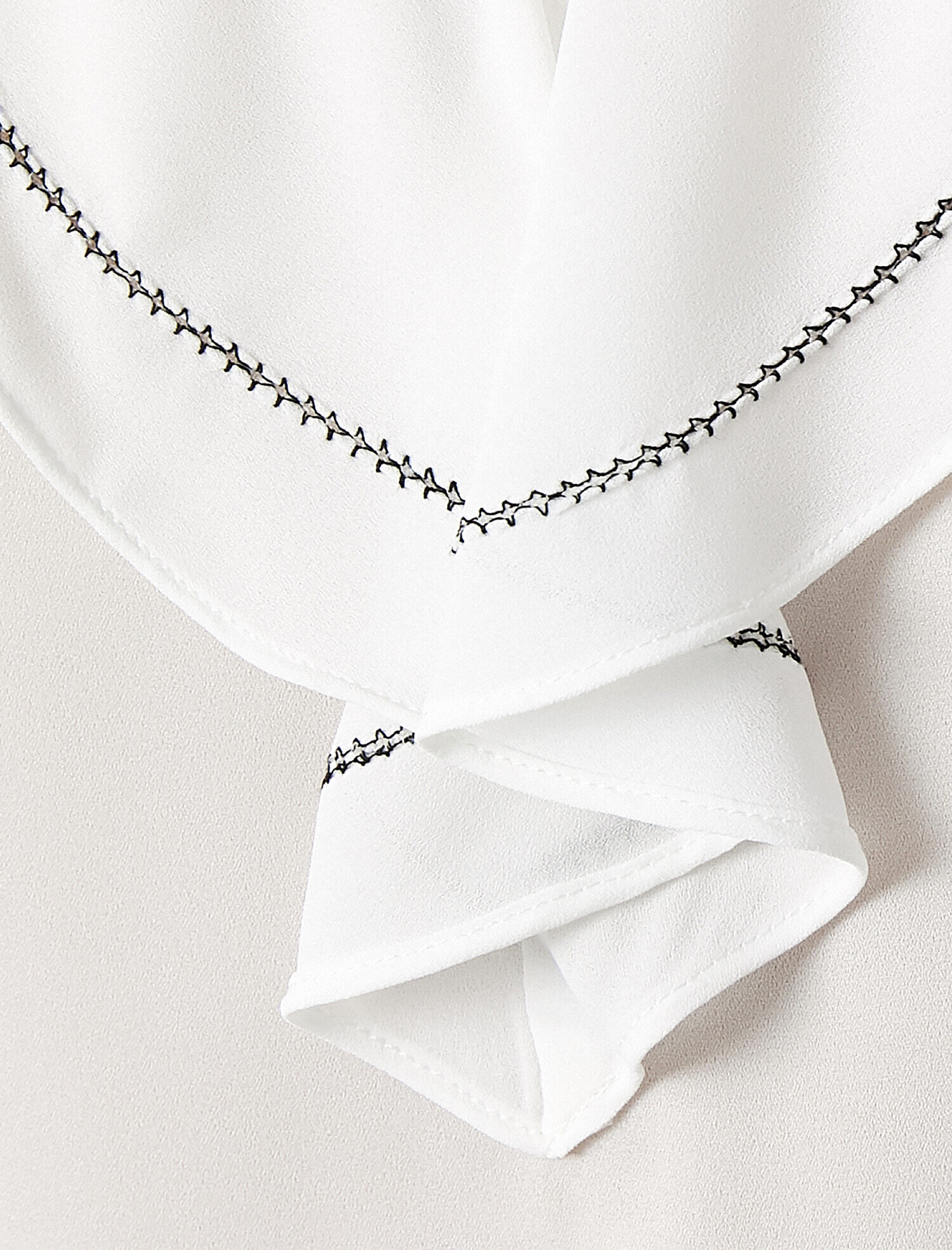   3/4 Kol V Yaka Volanlı Bluz