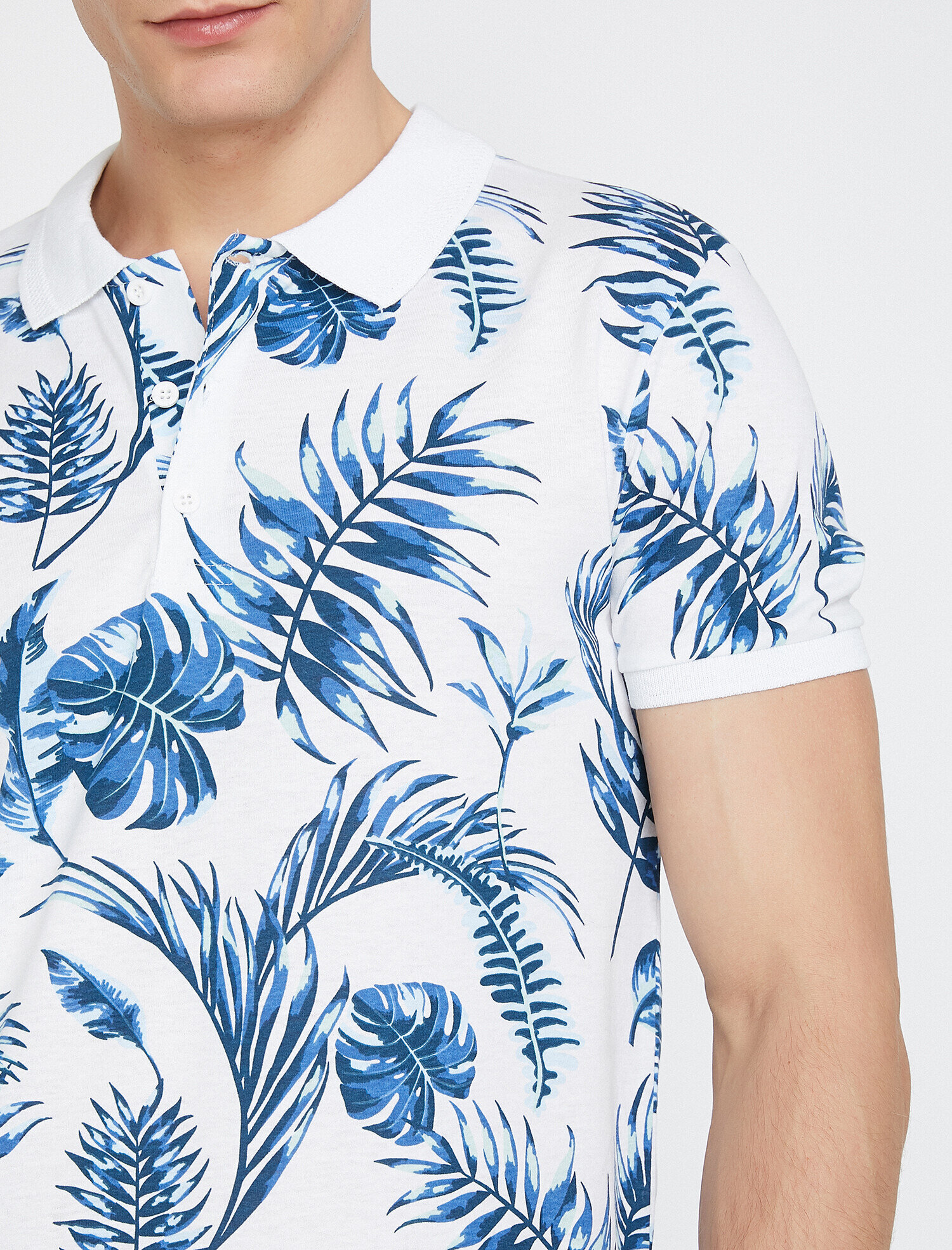   Desenli Polo Yaka Tişört Kısa Kollu