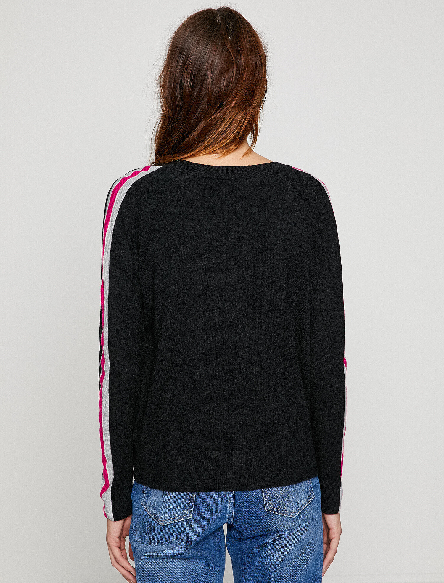   V Yaka Triko Sweatshirt