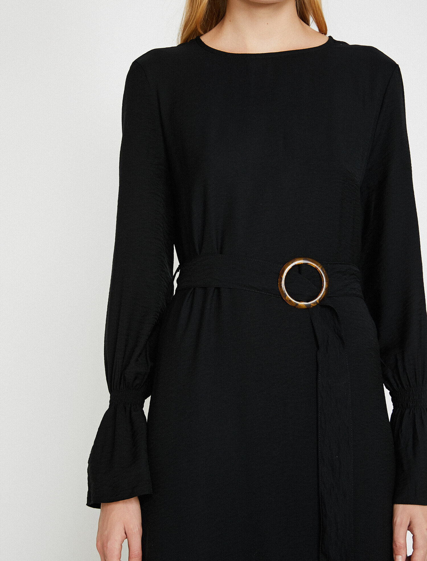   Kemer Detaylı Elbise