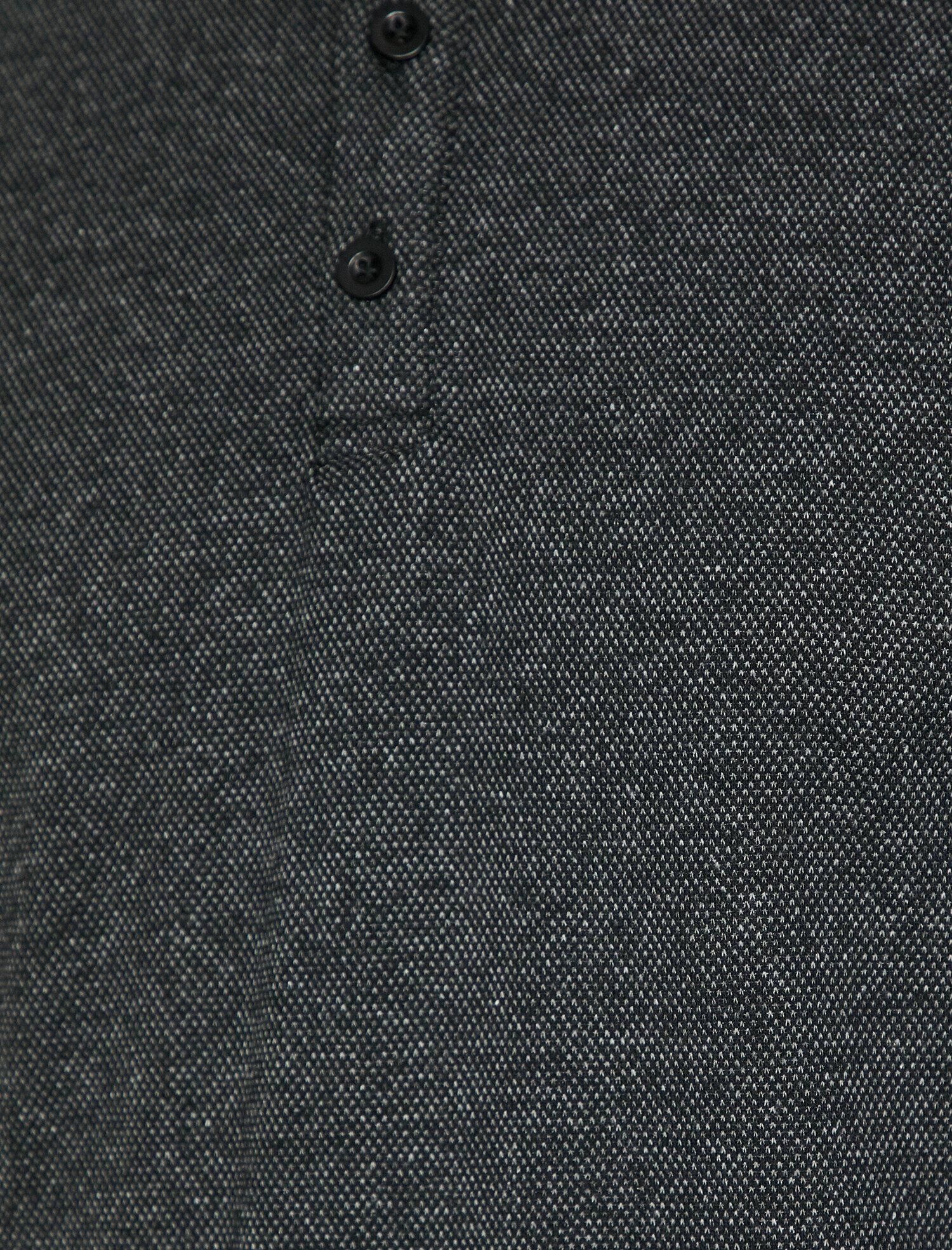 Düğme Detaylı Tişört