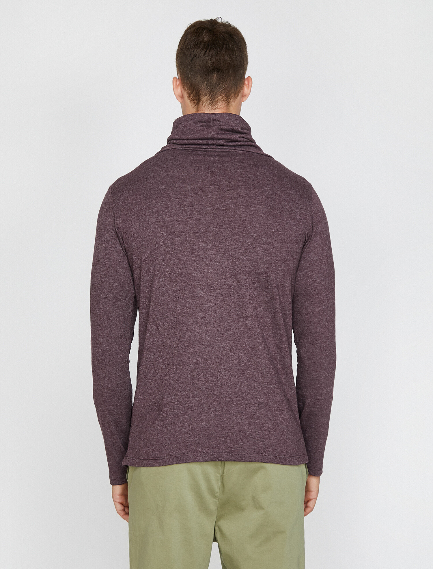   Yüksek Yaka Tişört