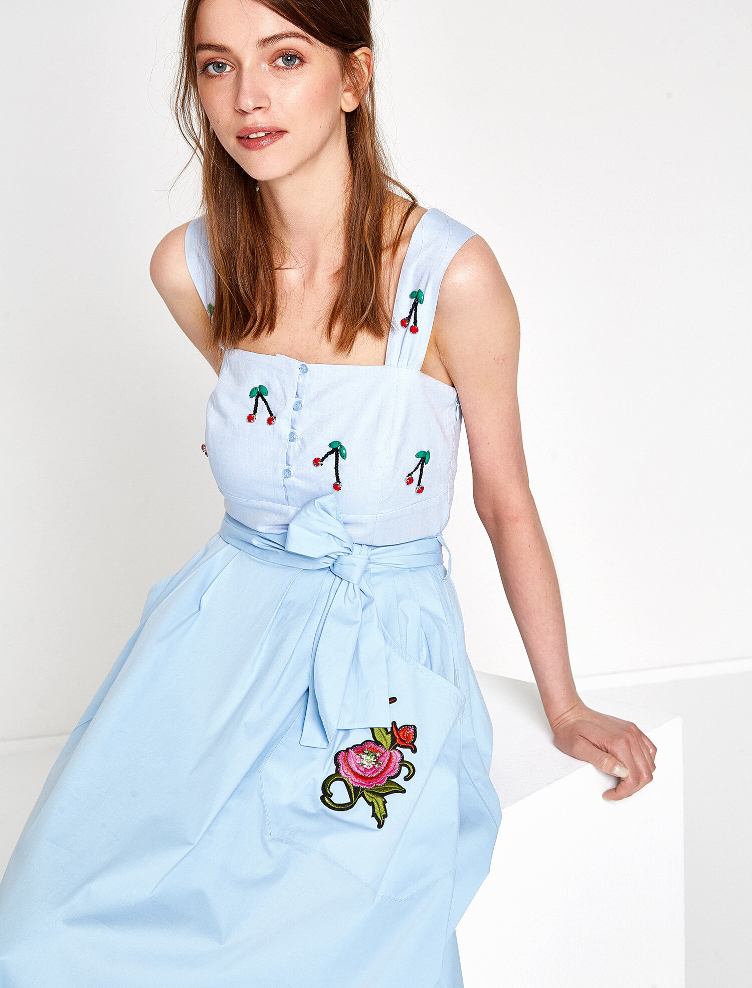   Nakış Detaylı Bluz