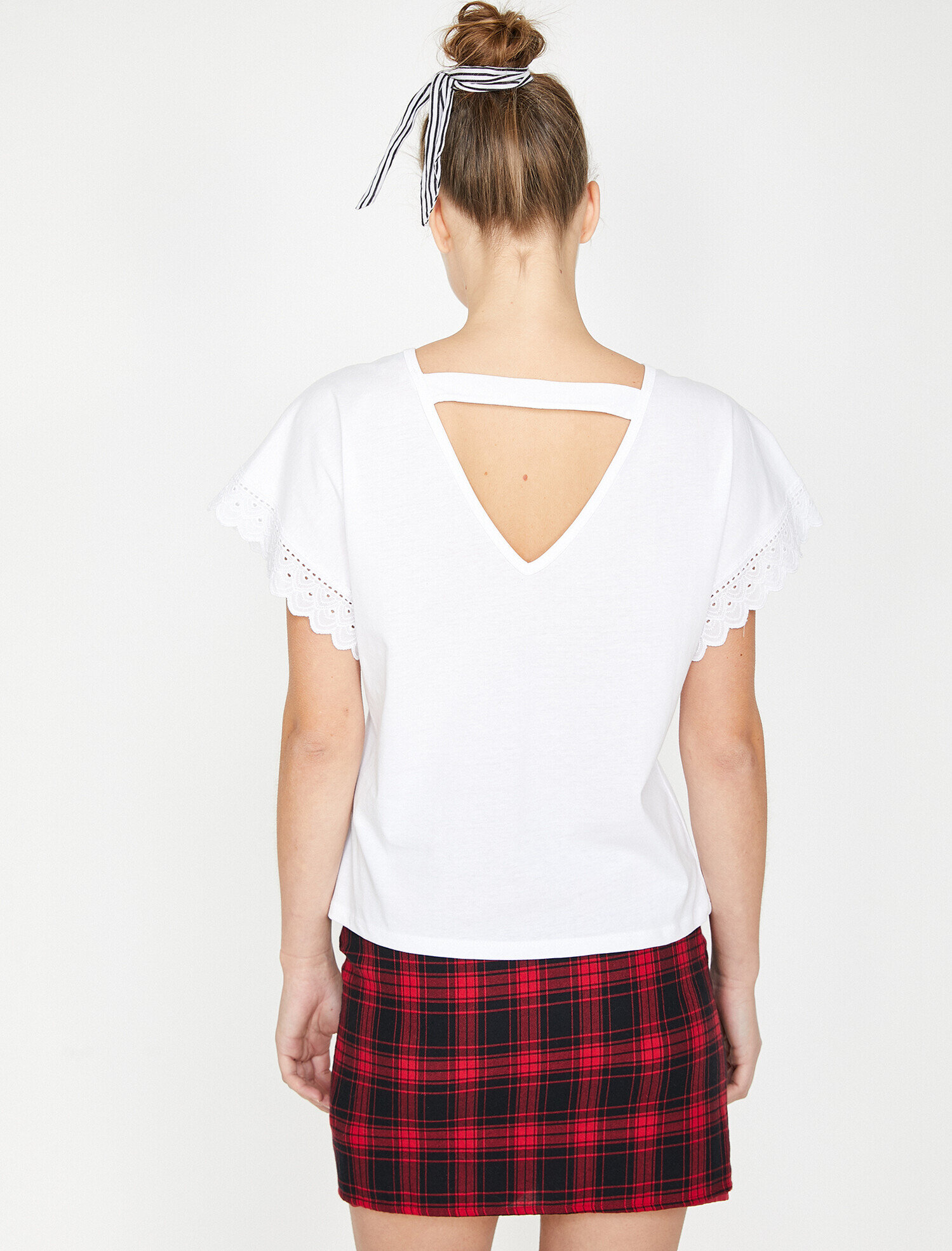   Dantel Detaylı Tişört