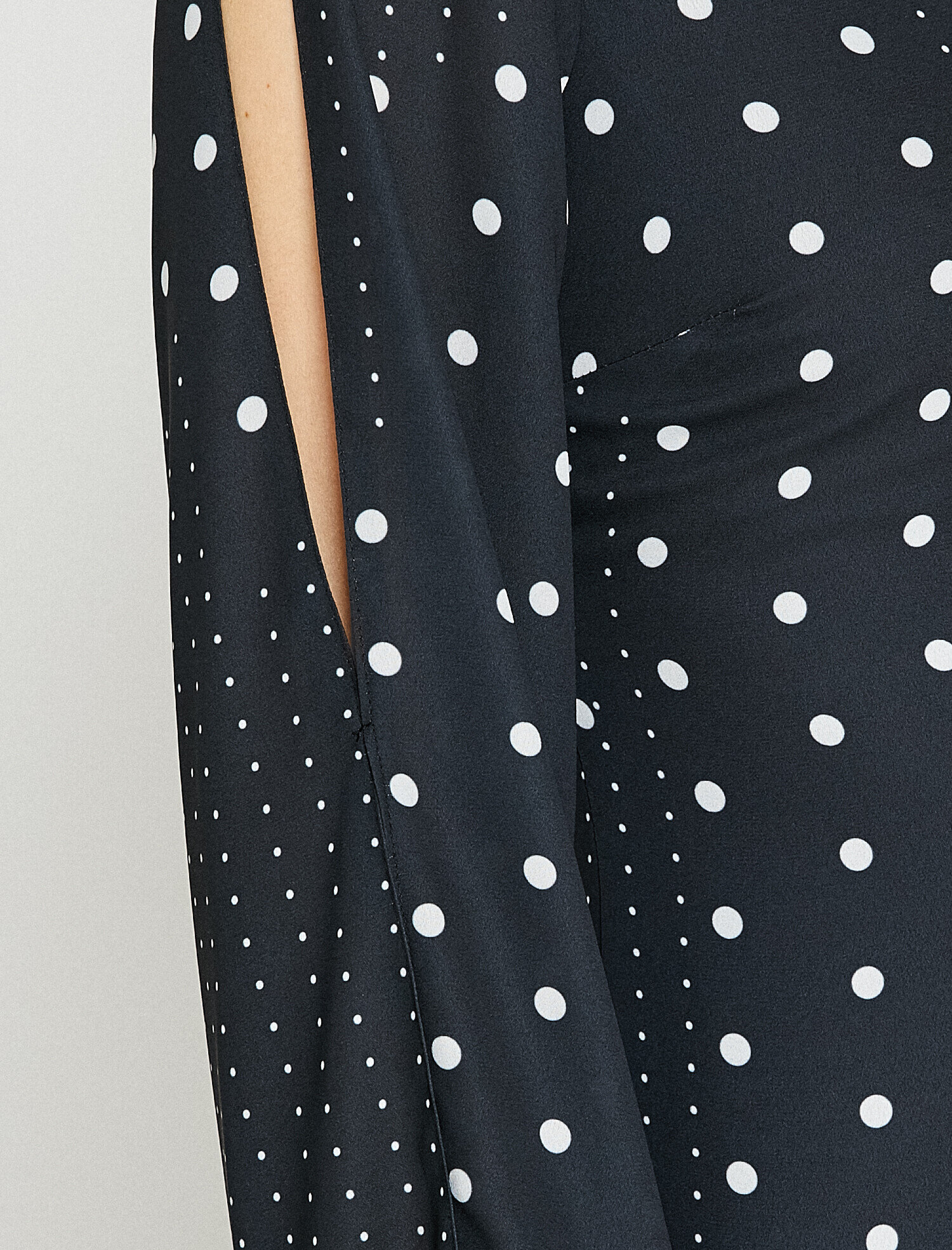   Puantiye Detaylı Elbise