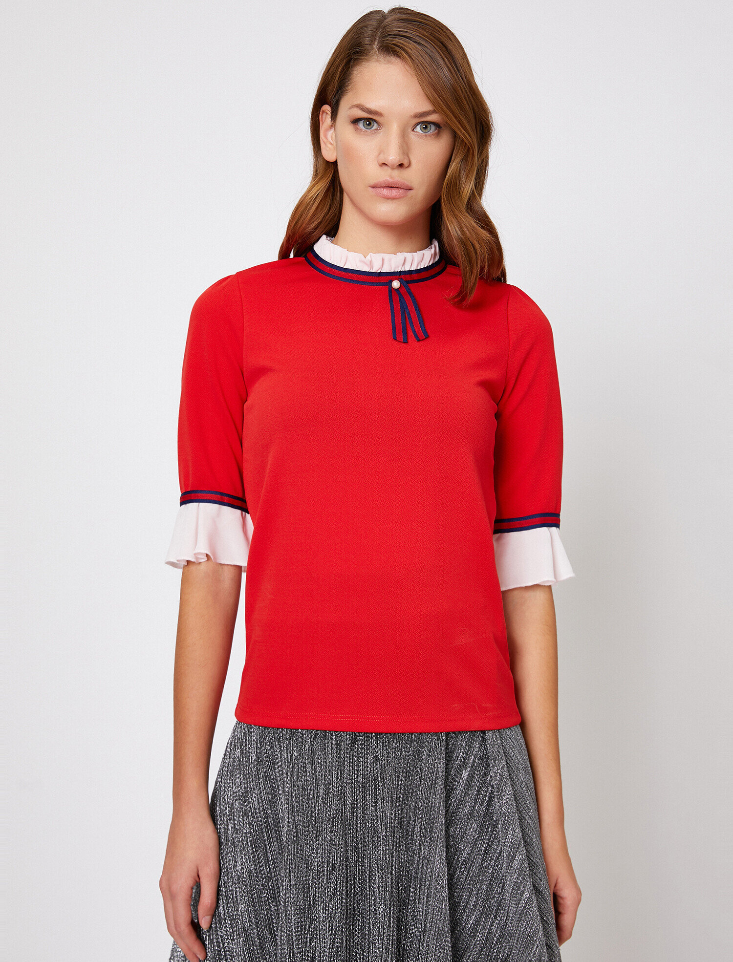   İnci Detaylı T-Shirt