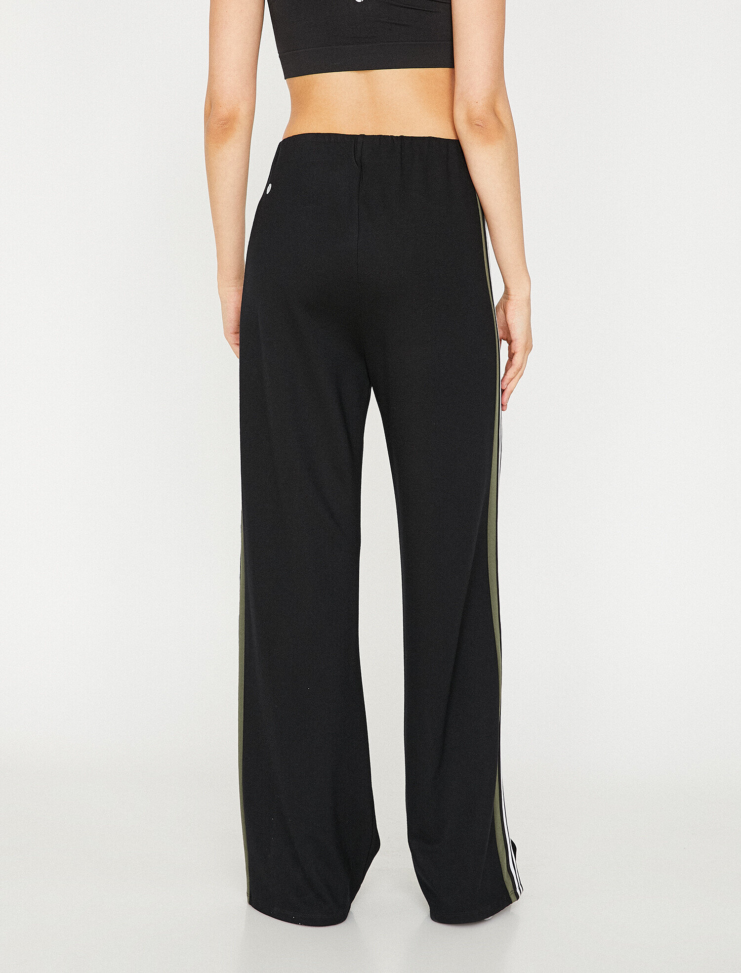   Ebru Şallı Loves Koton Sport Eşofman Altı