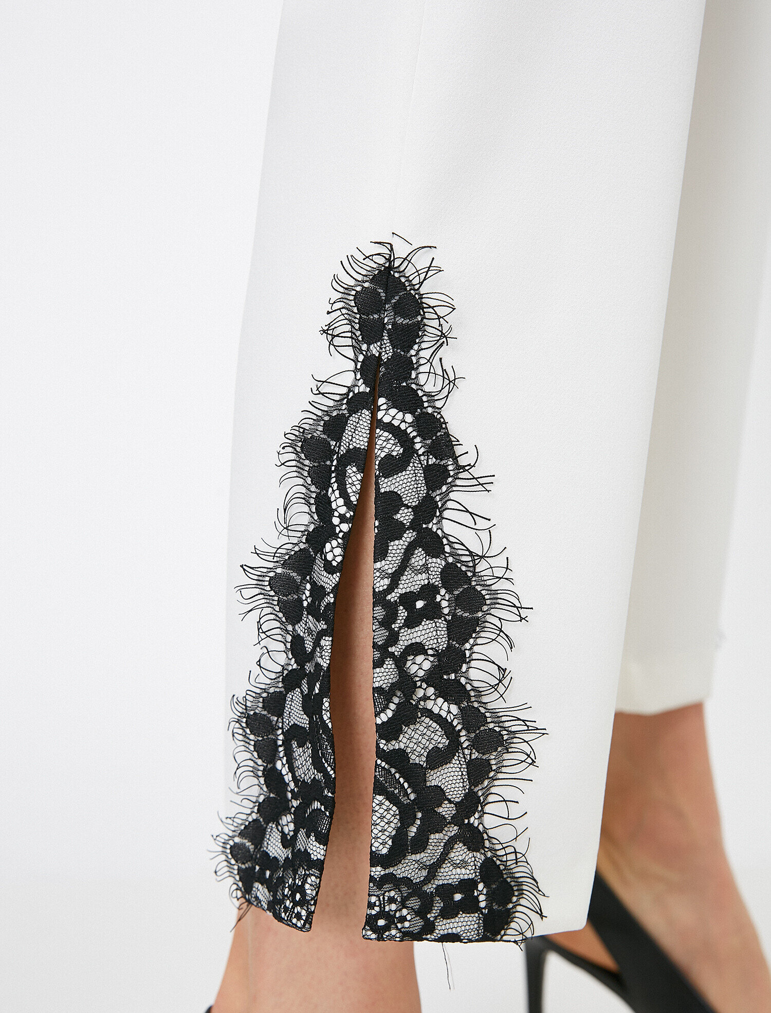   Dantel Detaylı Pantolon