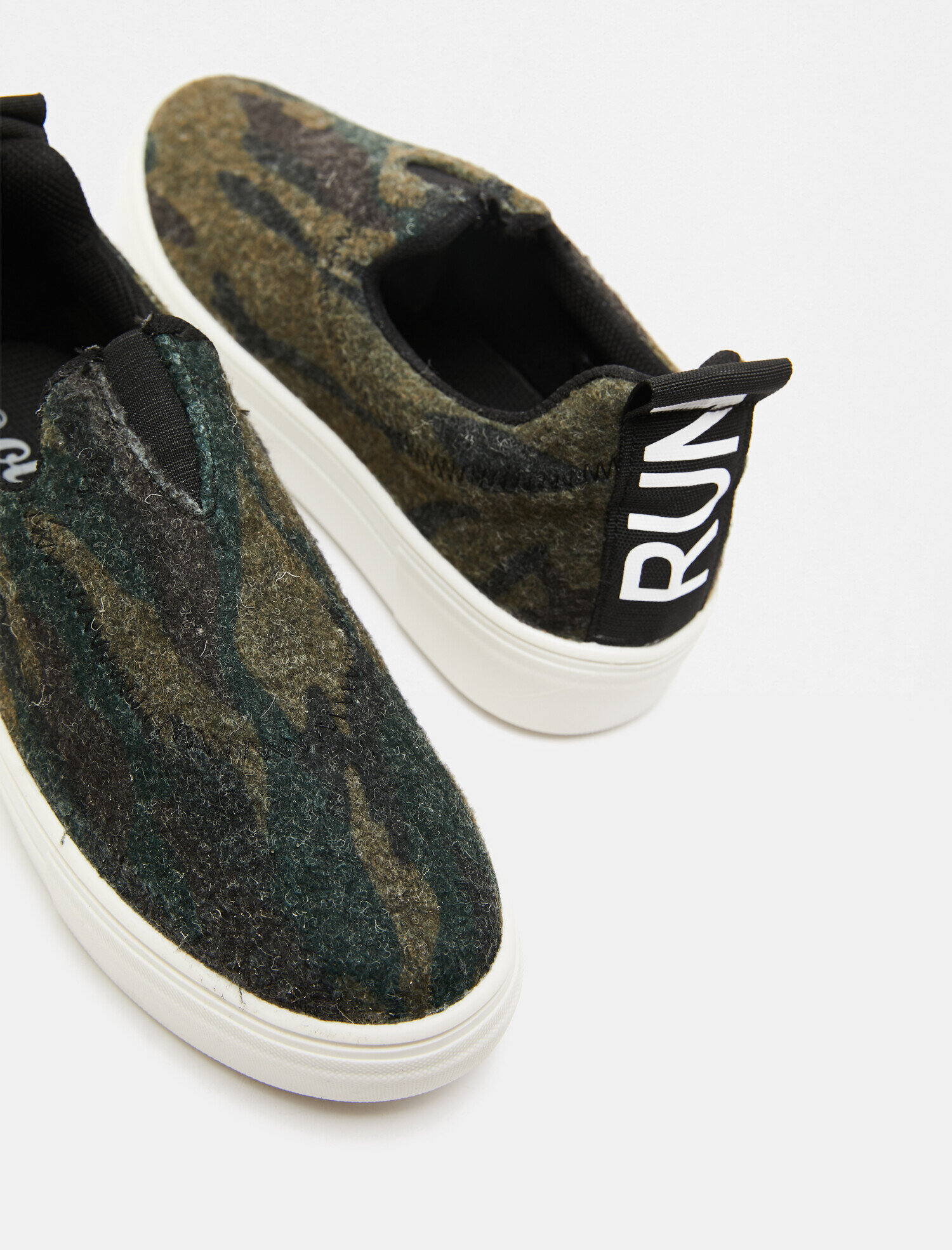  Kadın Bağcıksız Ayakkabı