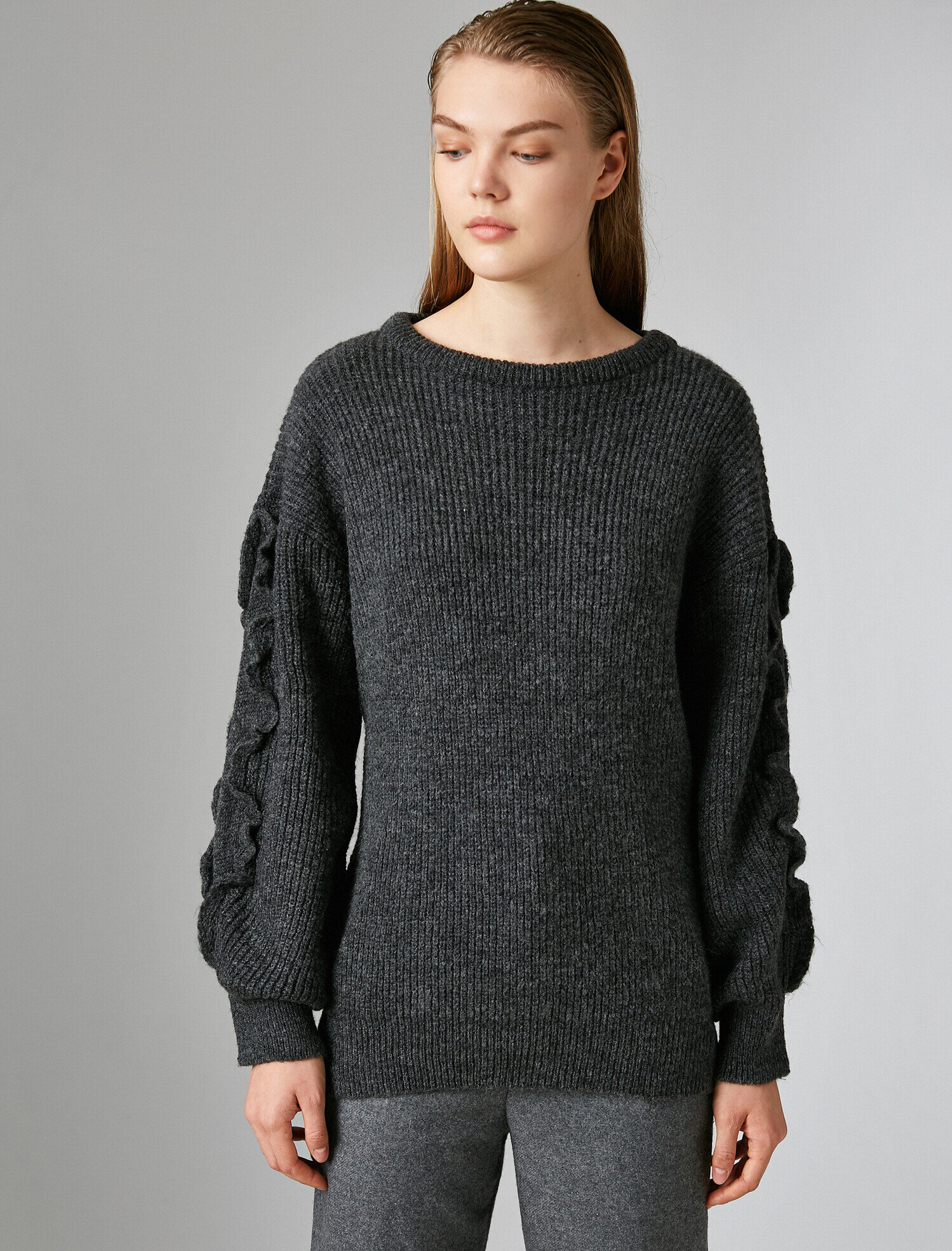 Bisiklet Yaka Uzun Fırfırli Kollu Triko Kazak