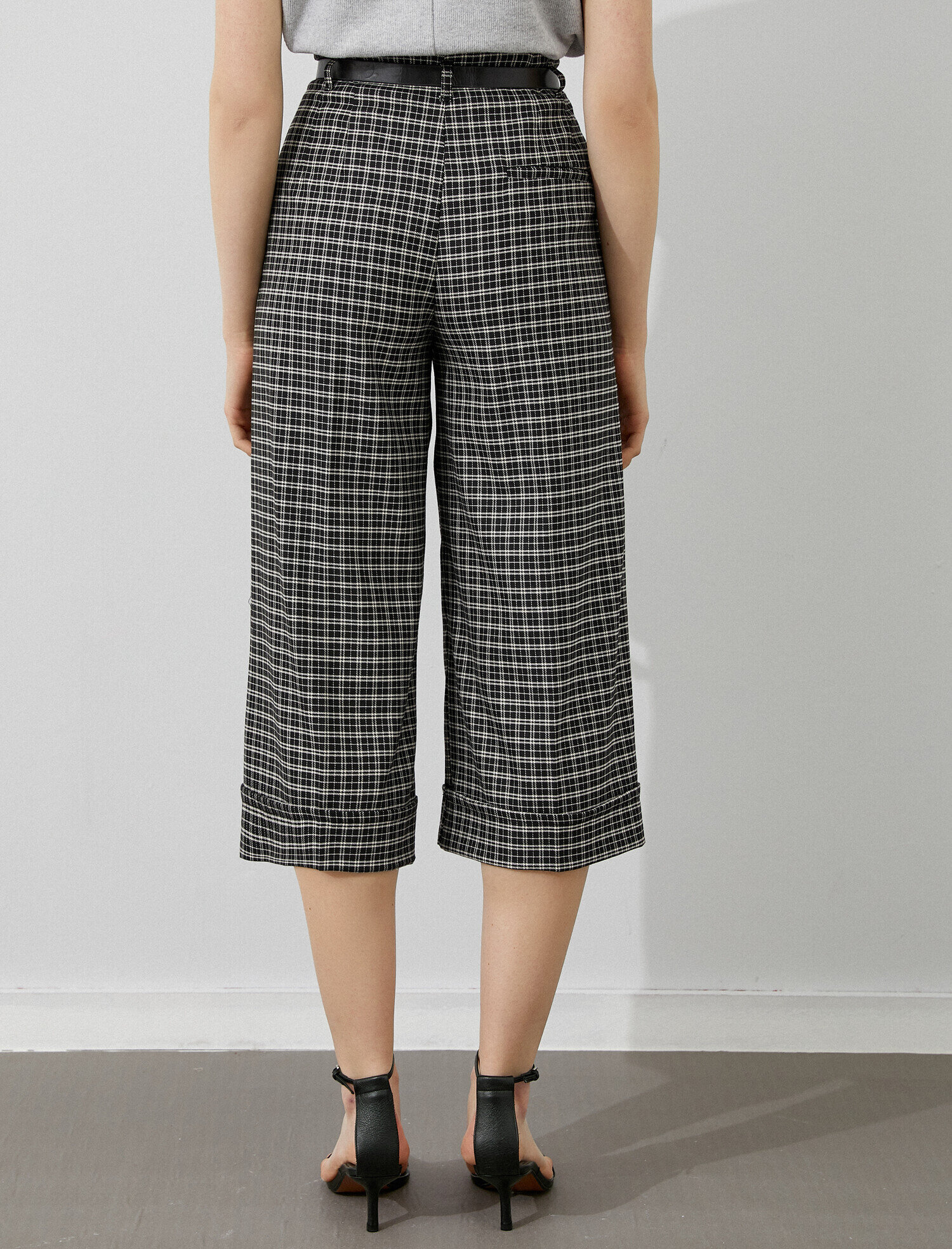   Kareli Kısa Pantolon