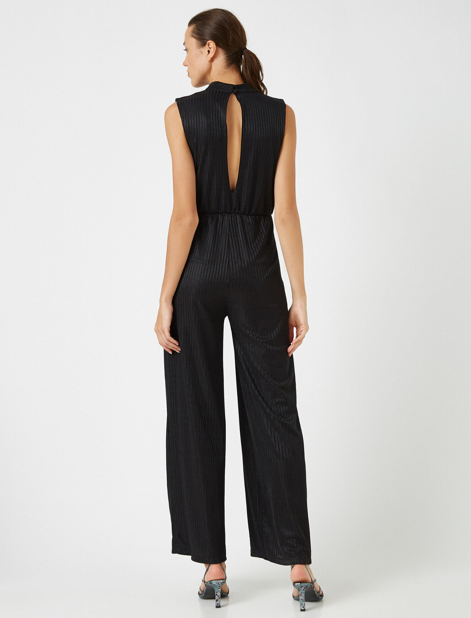   Bol Paça Pencere Detaylı Tulum