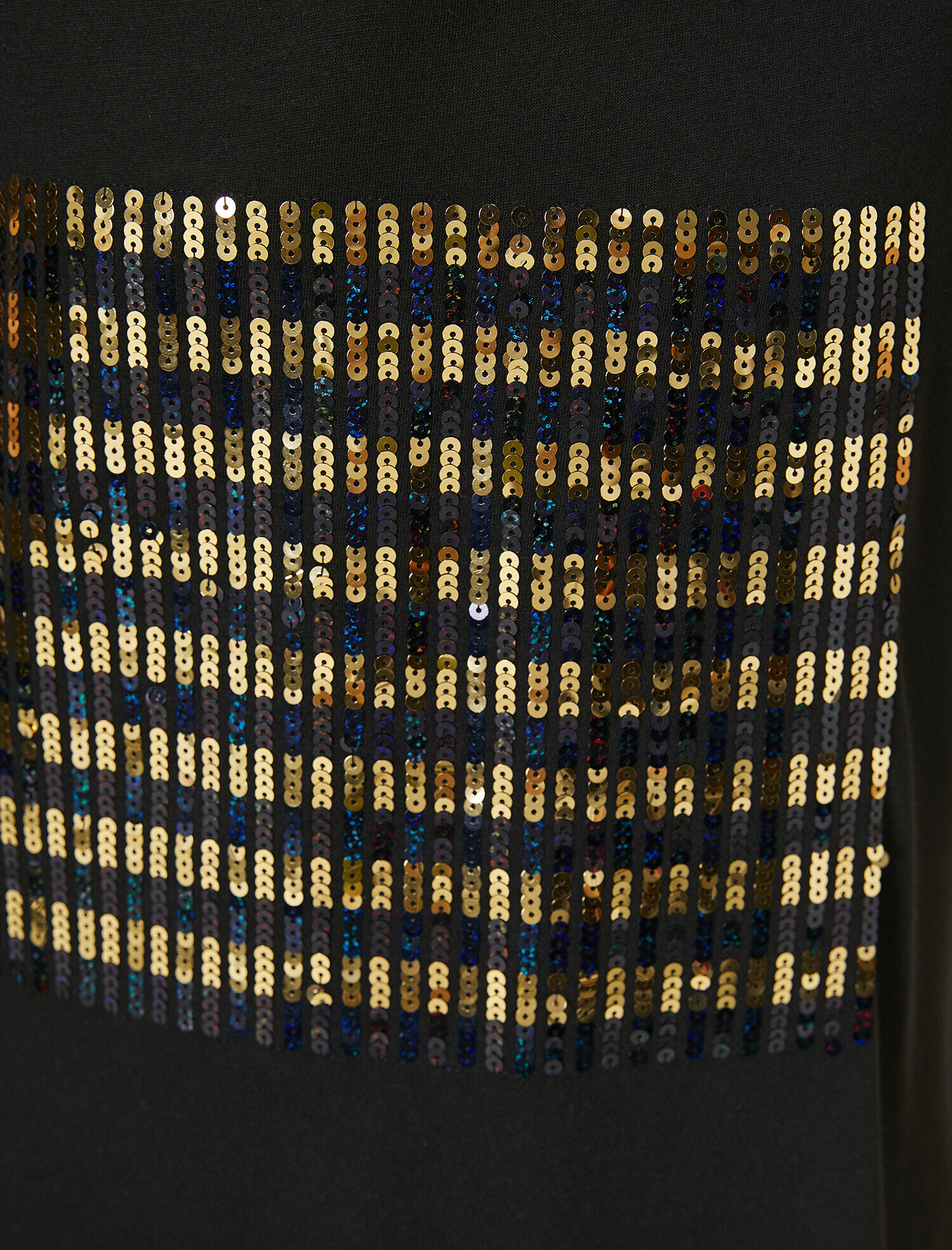   Pul Detaylı Tişört