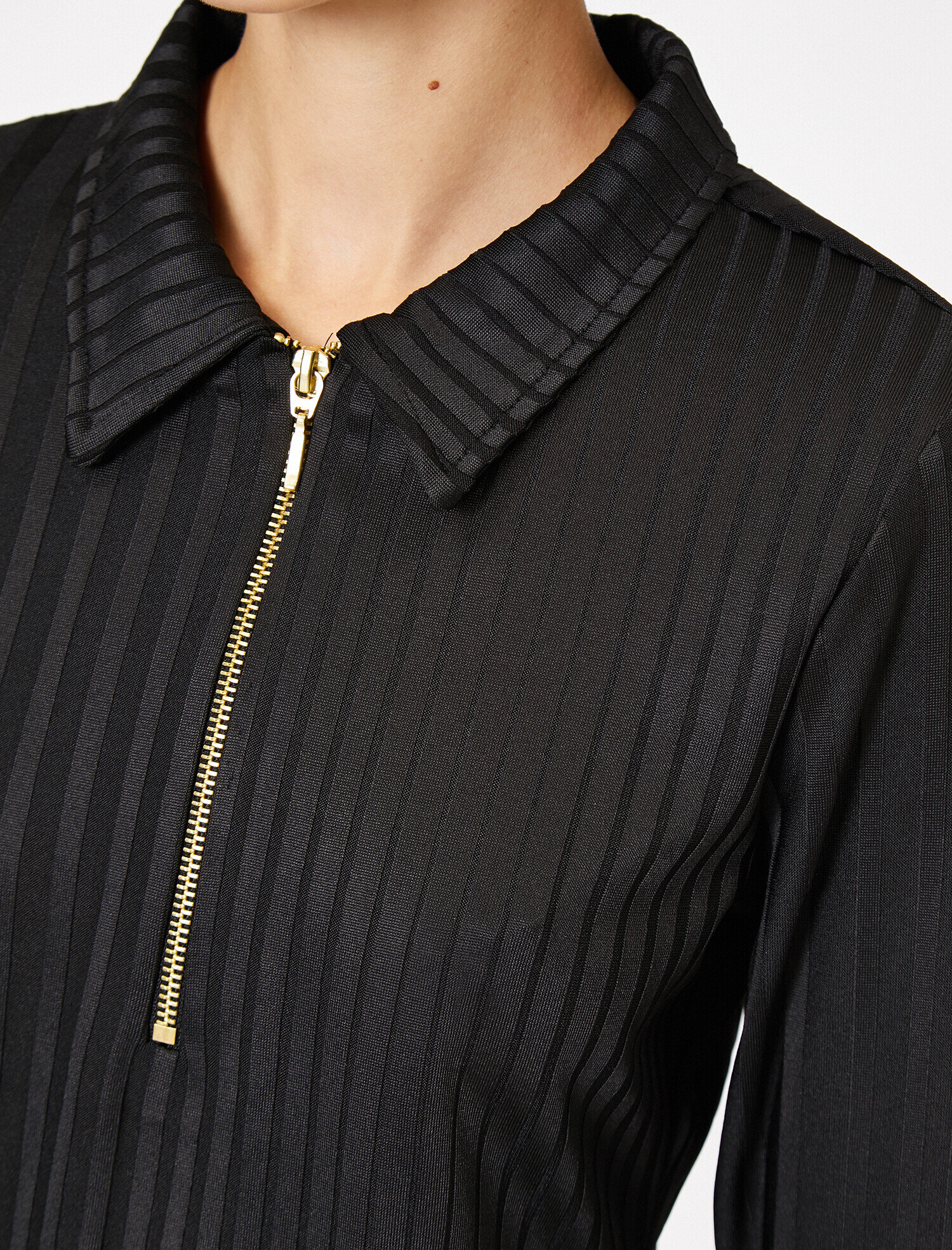   Uzun Kollu Tişört Fermuar Detaylı Gömlek Yaka