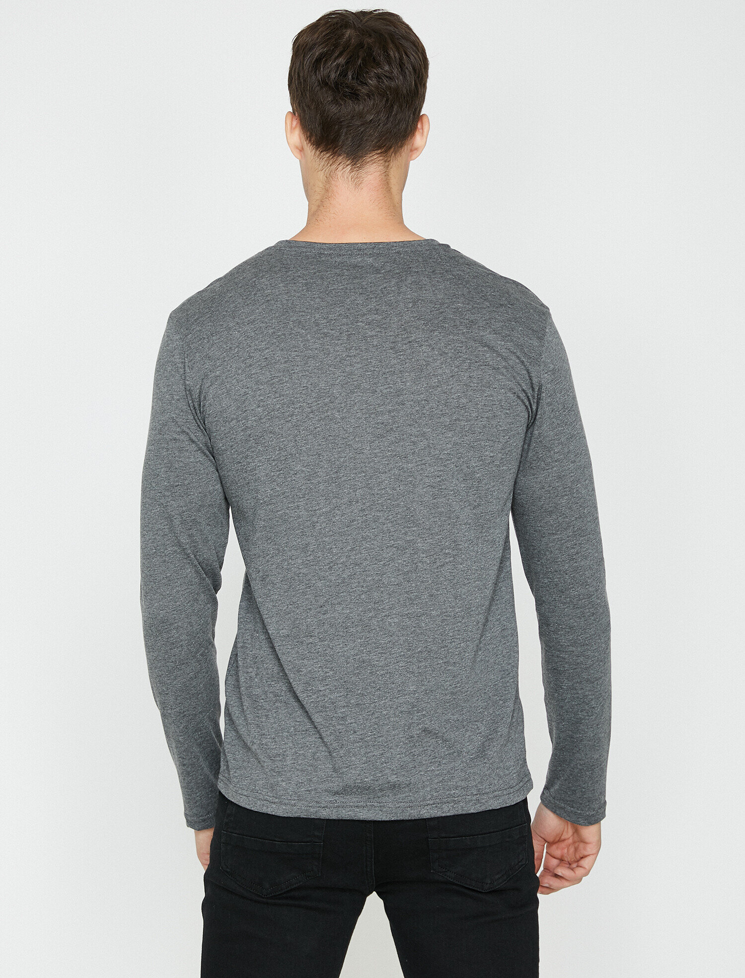   V Yaka Uzun Kollu Tişört