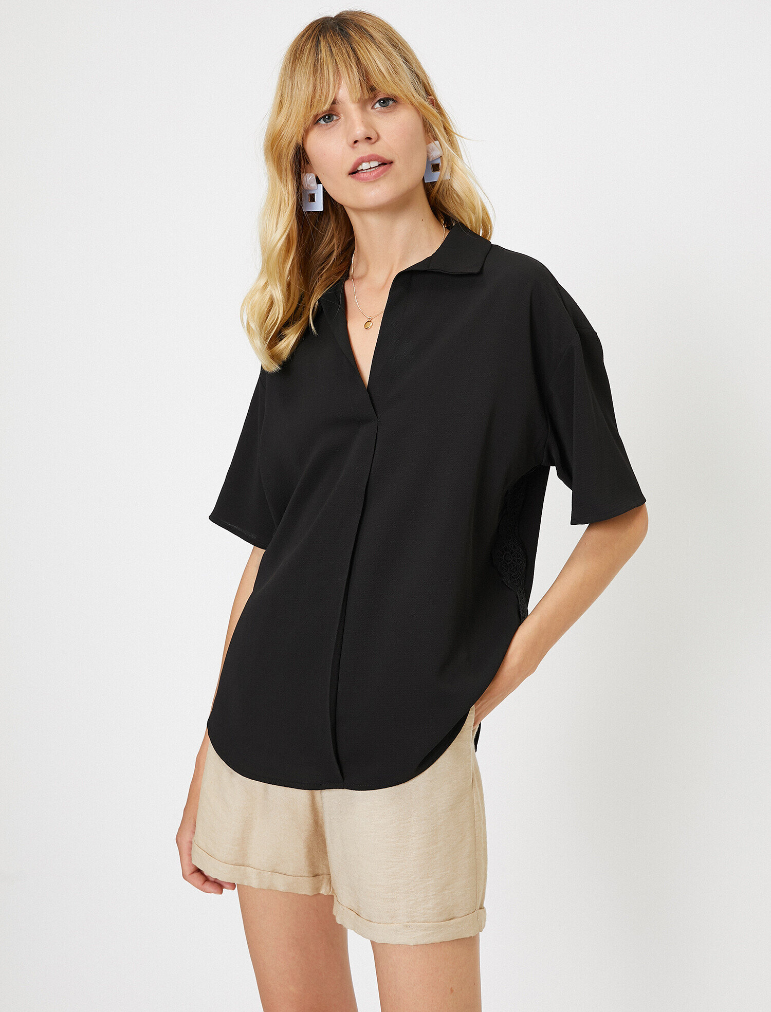   Dantel Detaylı Bluz