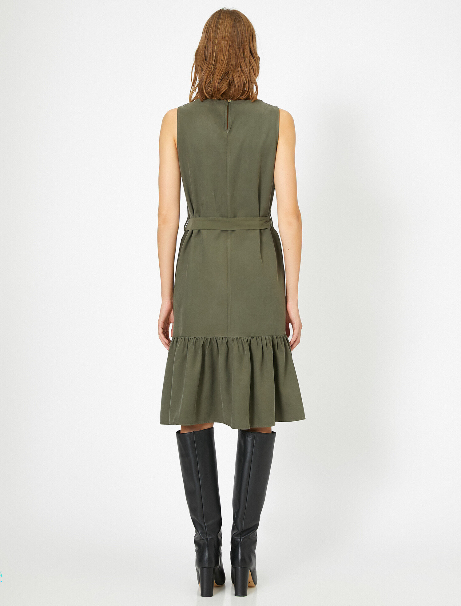   Kemer Detaylı Elbise