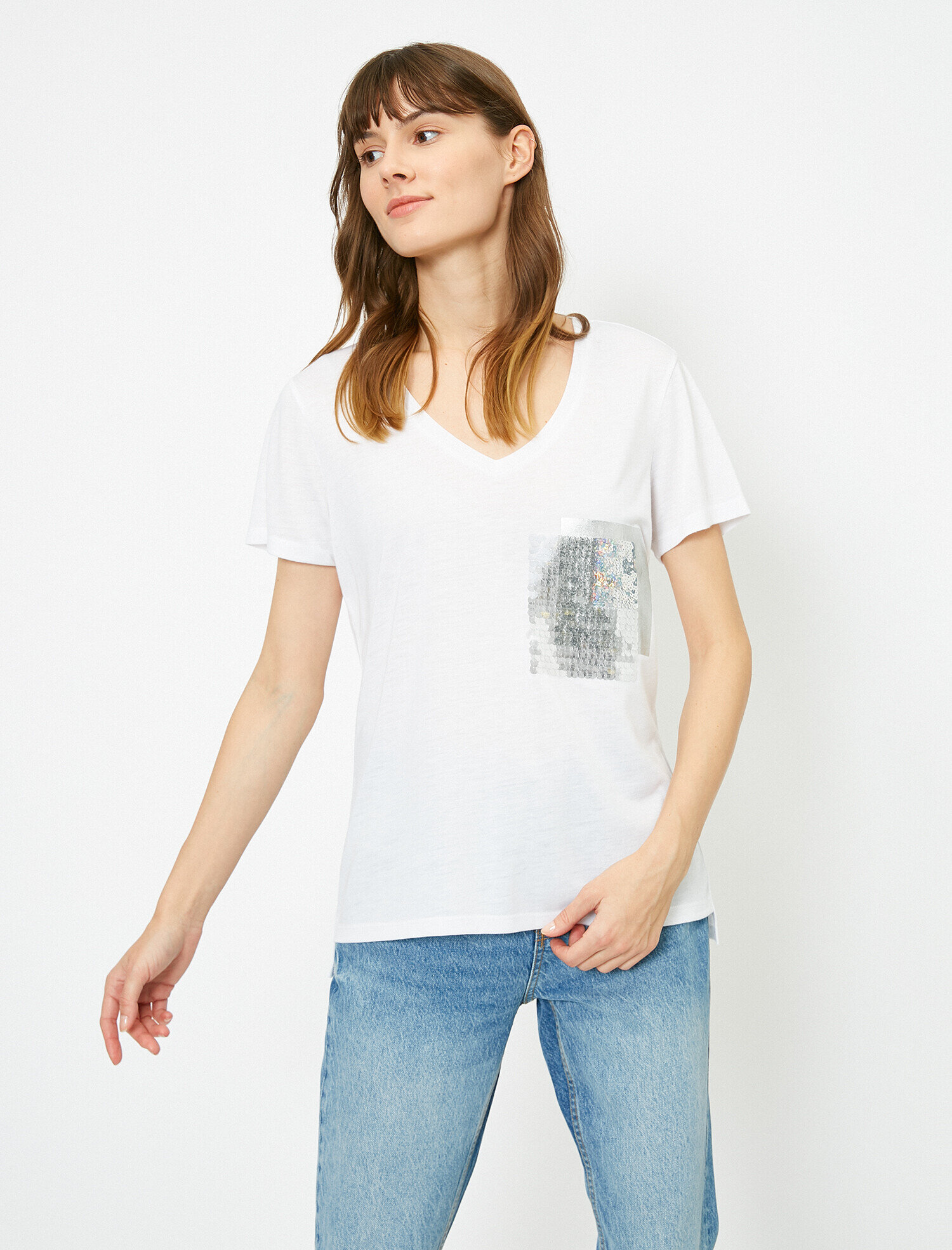   Pul Detaylı Kısa Kollu Tişört