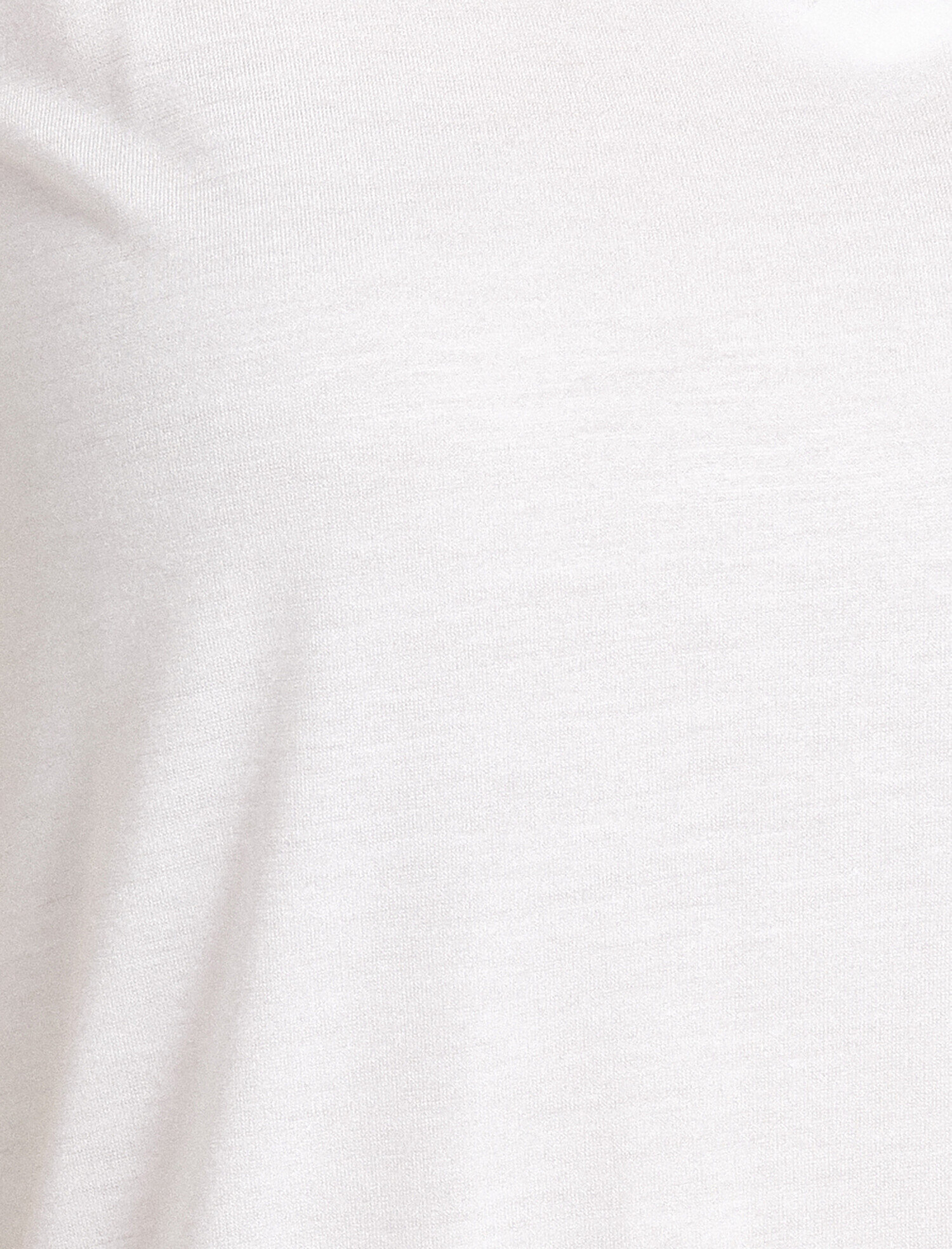   V Yaka Bol Kesim Basic Tişört