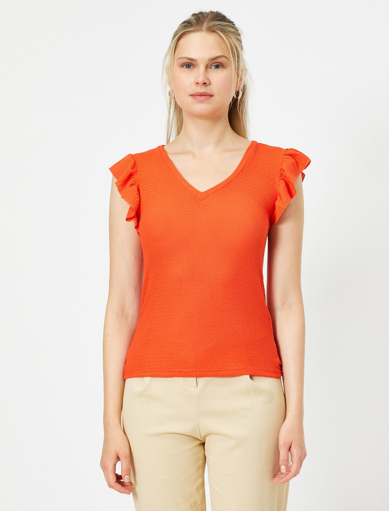   V Yaka Kısa Kollu Fırfır Detaylı Atlet