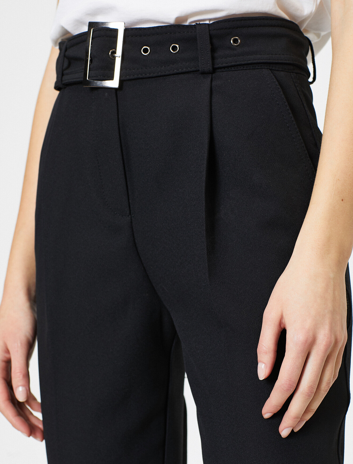   Kemerli Havuç Kesim Pantolon