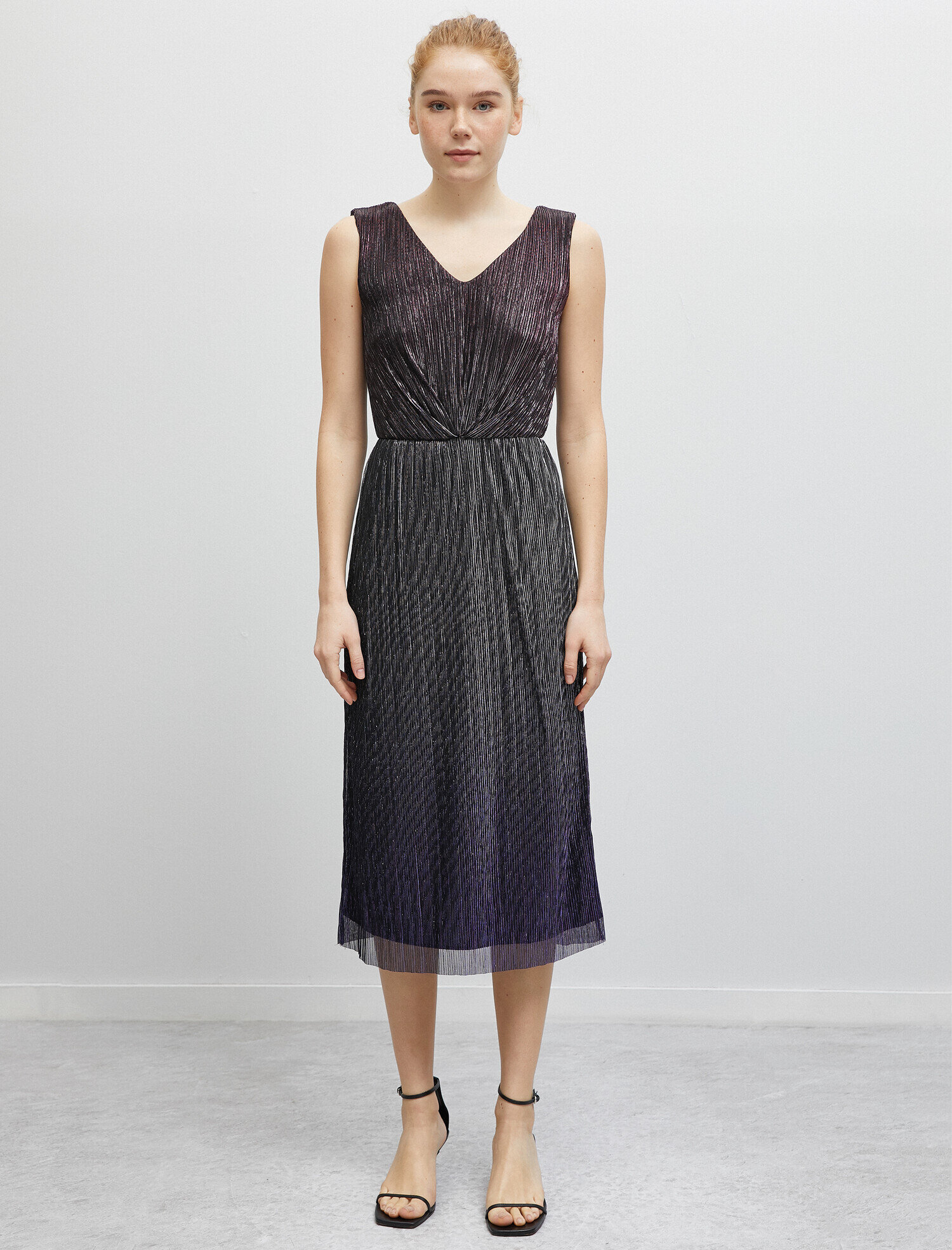   Pileli  Abiye Elbise Kolsuz  Metalik