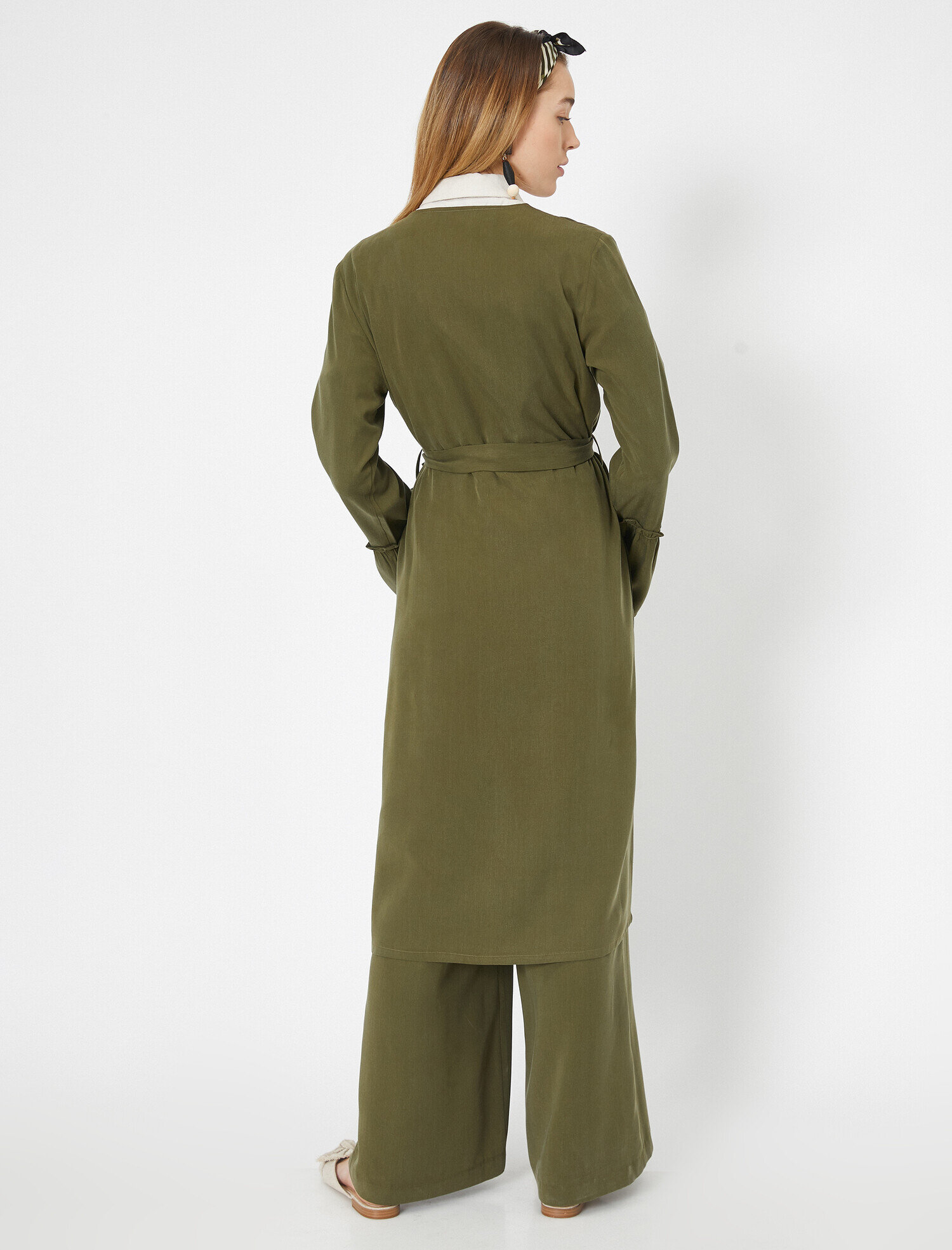   V Yaka Kolları Volanlı Uzun Kollu Beli Bağlamalı Kimono