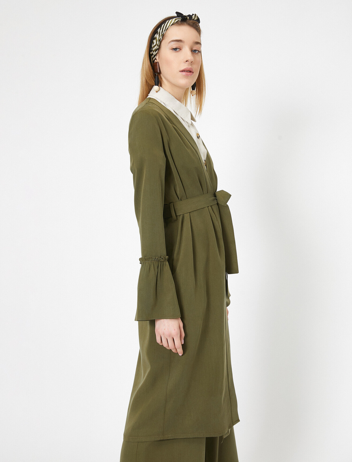   V Yaka Kolları Volanlı Uzun Kollu Beli Bağlamalı Kimono