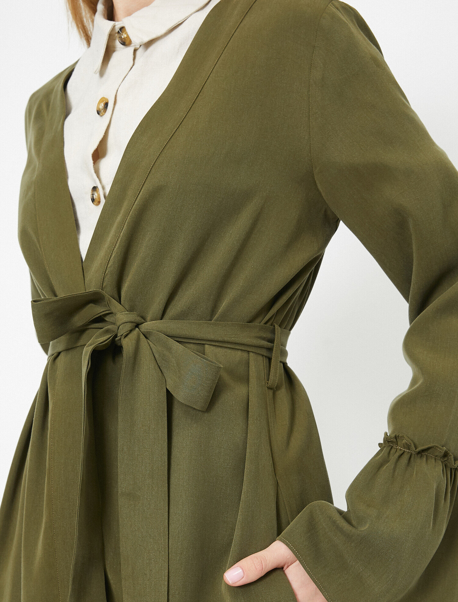   V Yaka Kolları Volanlı Uzun Kollu Beli Bağlamalı Kimono