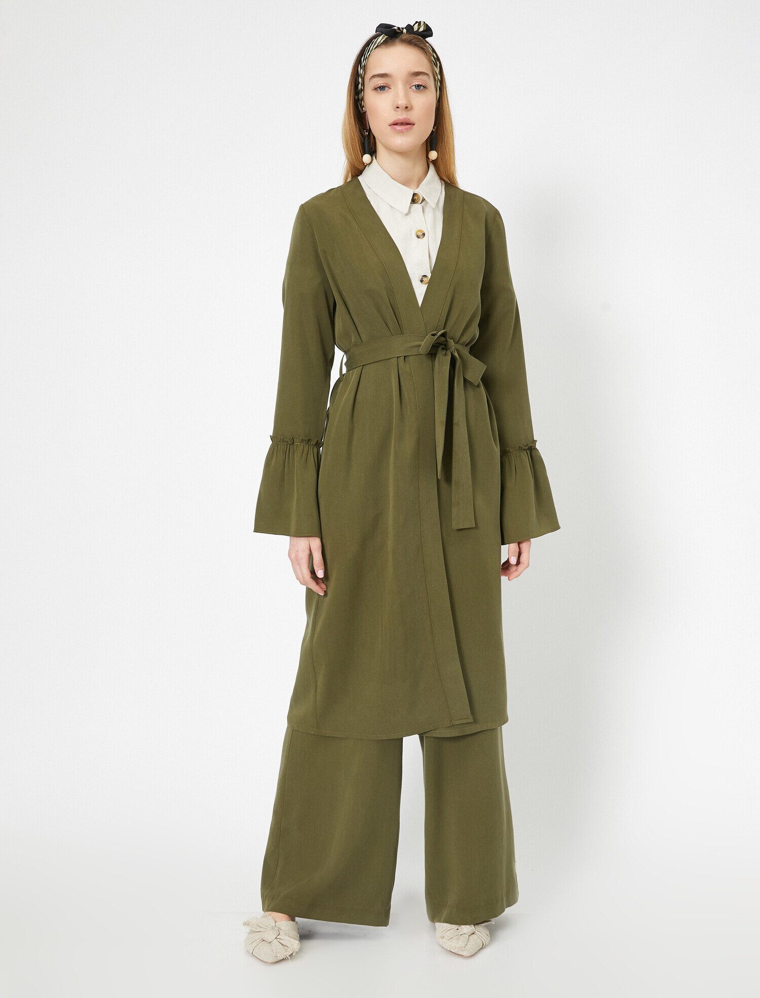   V Yaka Kolları Volanlı Uzun Kollu Beli Bağlamalı Kimono