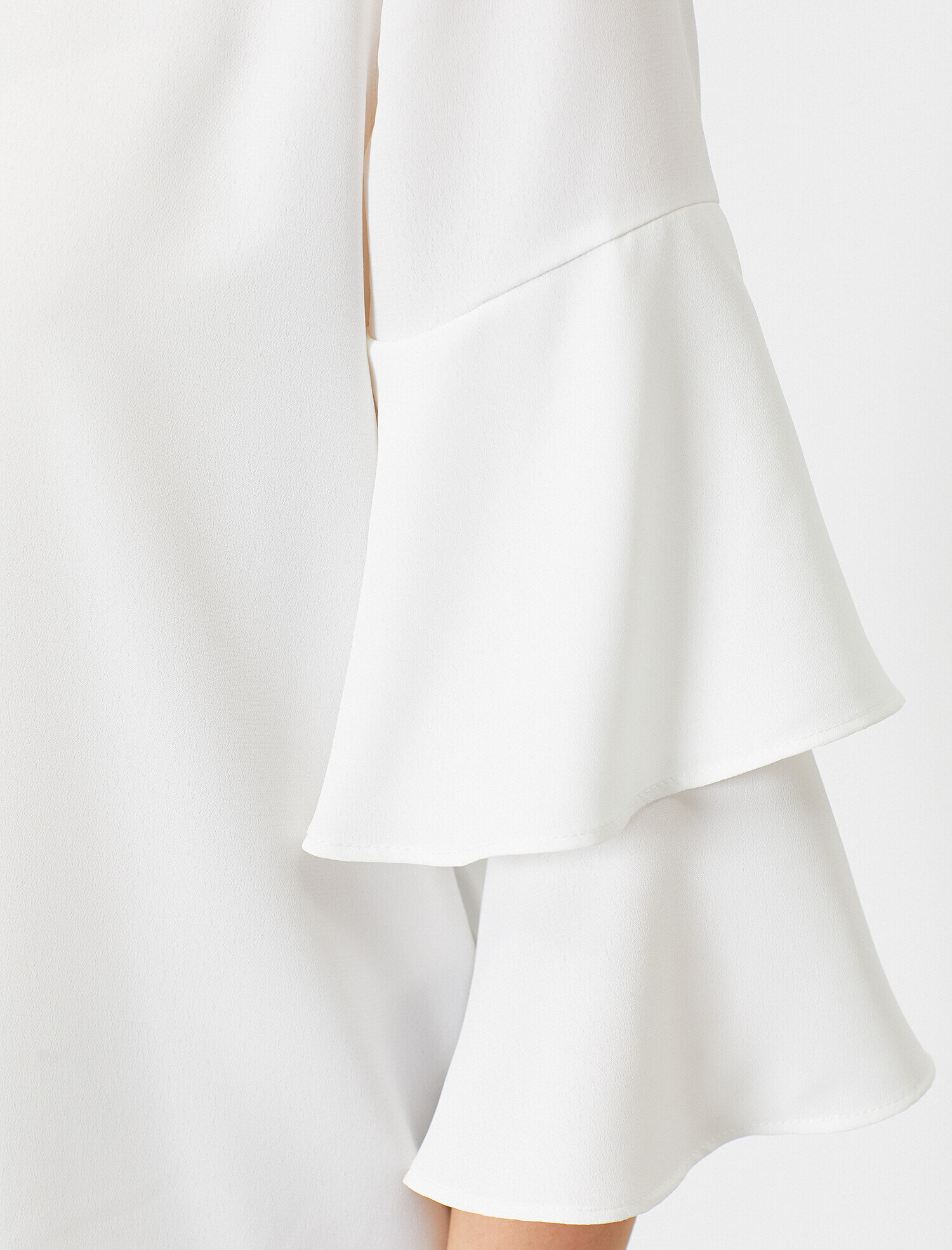   Dik Yaka Volanlı Uzun Kollu Bluz