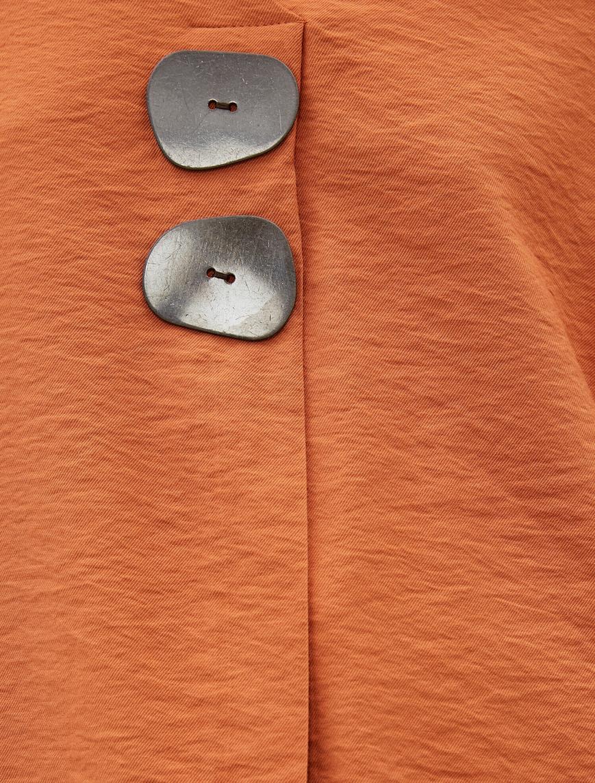   Düğme Detaylı Dökümlü Bluz