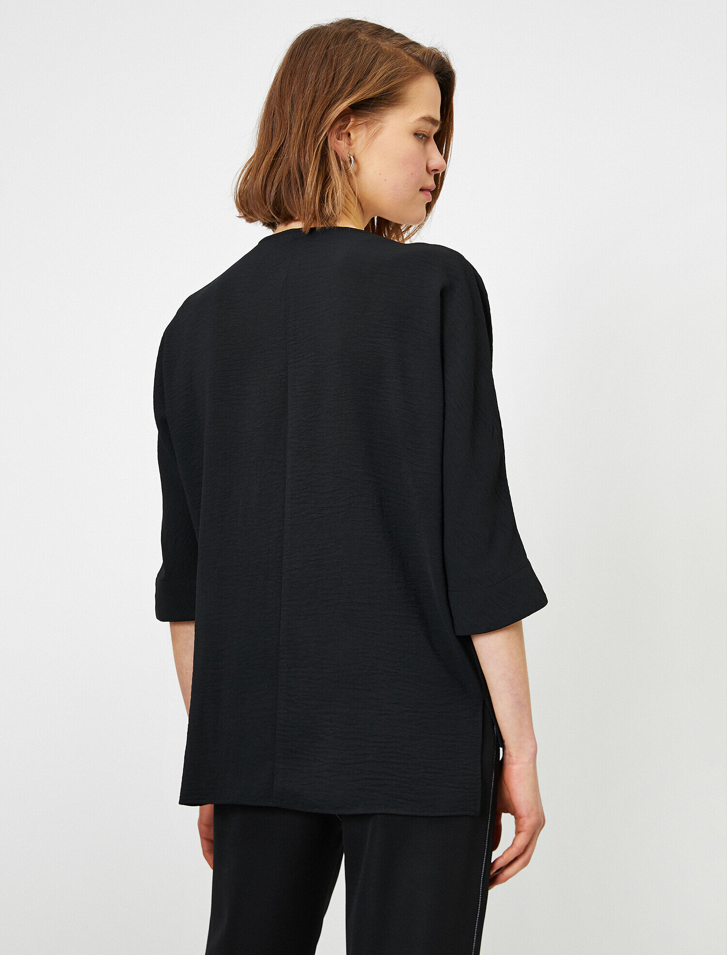   Düğme Detaylı Dökümlü Bluz