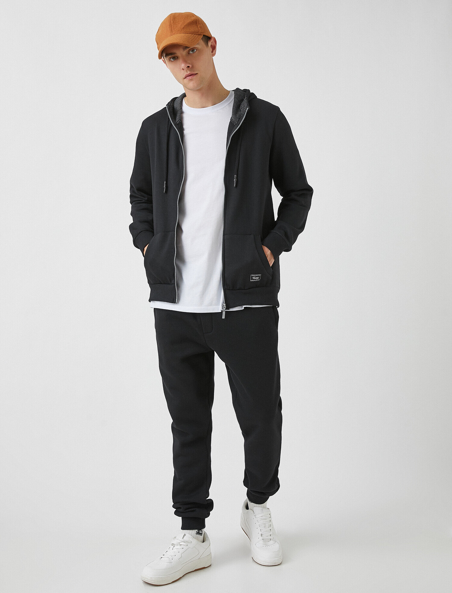 Kapüşonlu Fermuarlı Sweatshirt