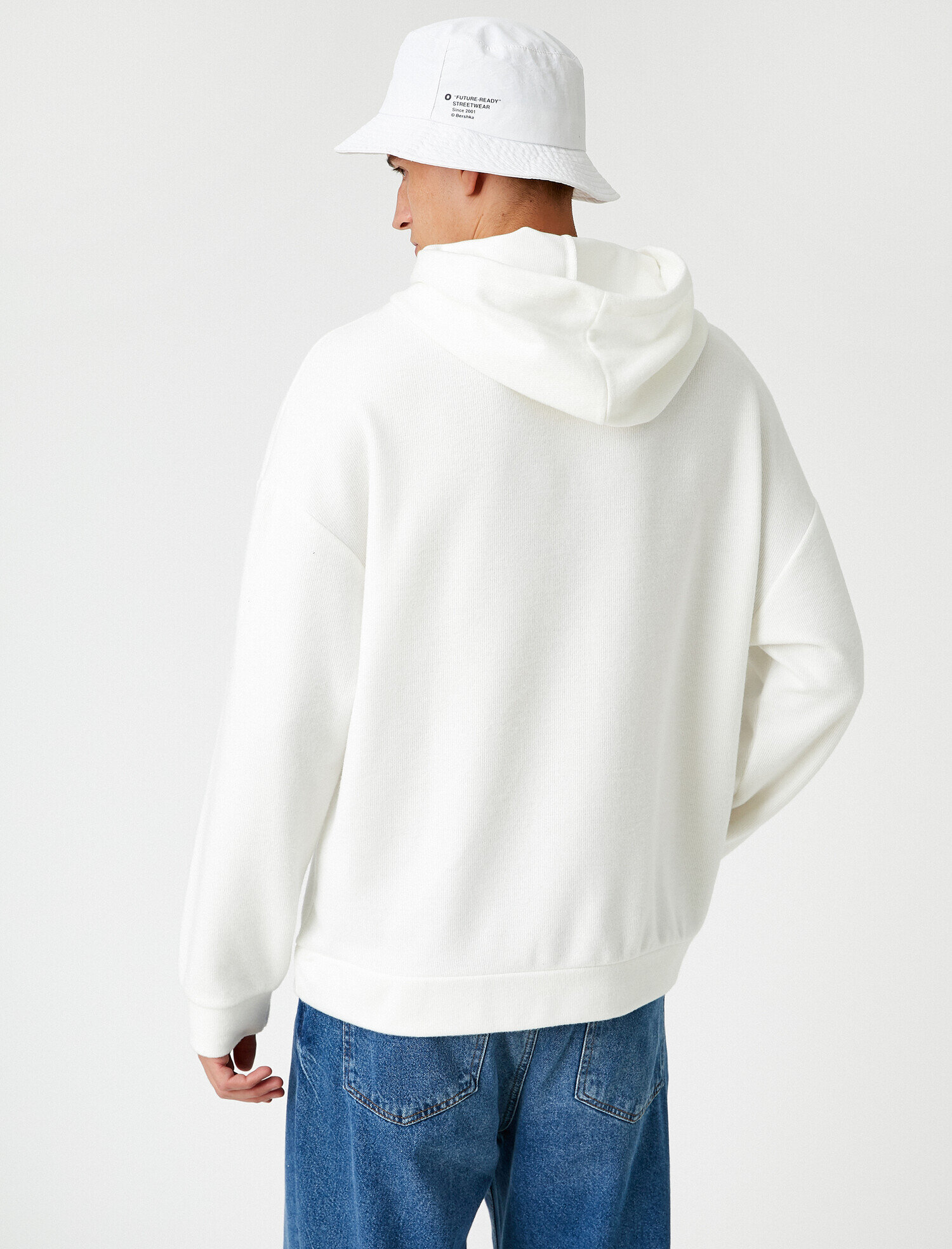   Minimal İşlemeli Sweatshirt Kapşonlu