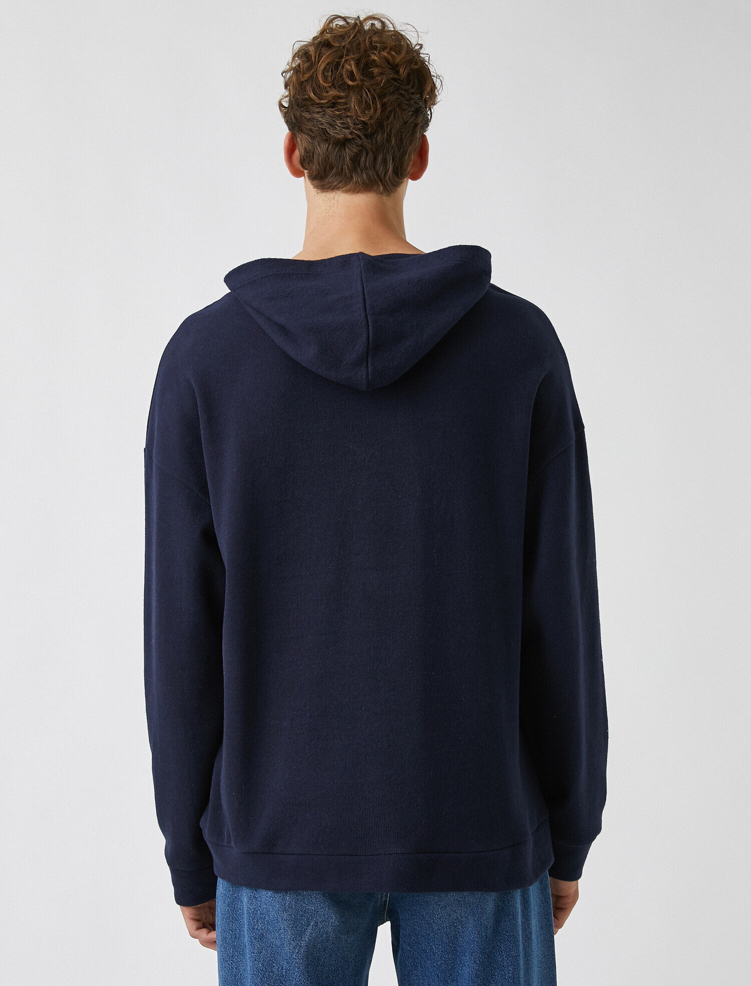   Minimal İşlemeli Sweatshirt Kapşonlu