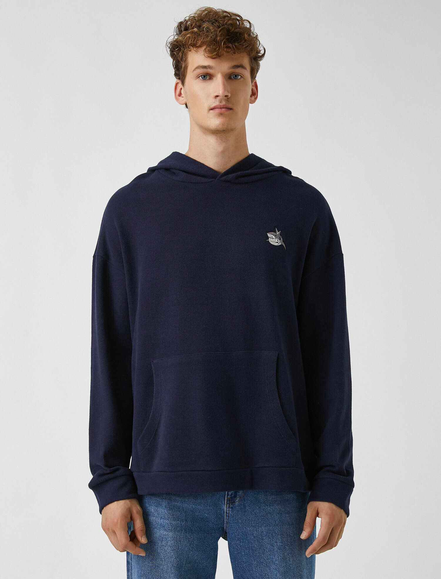  Minimal İşlemeli Sweatshirt Kapşonlu