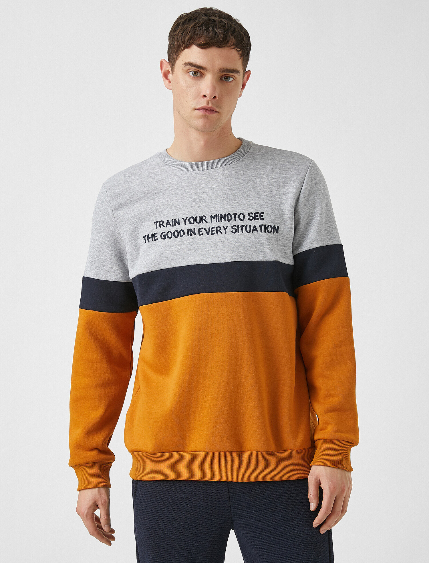   Sloganlı Sweatshirt