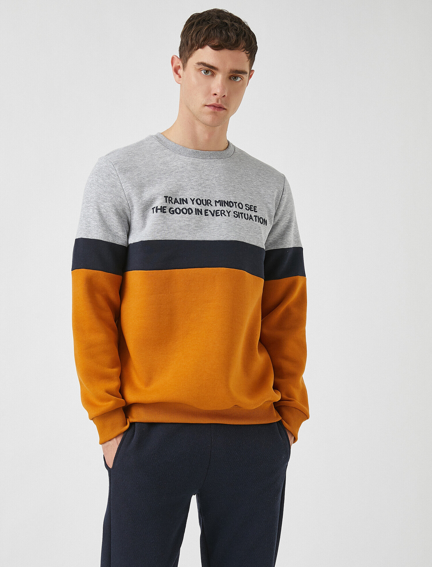   Sloganlı Sweatshirt