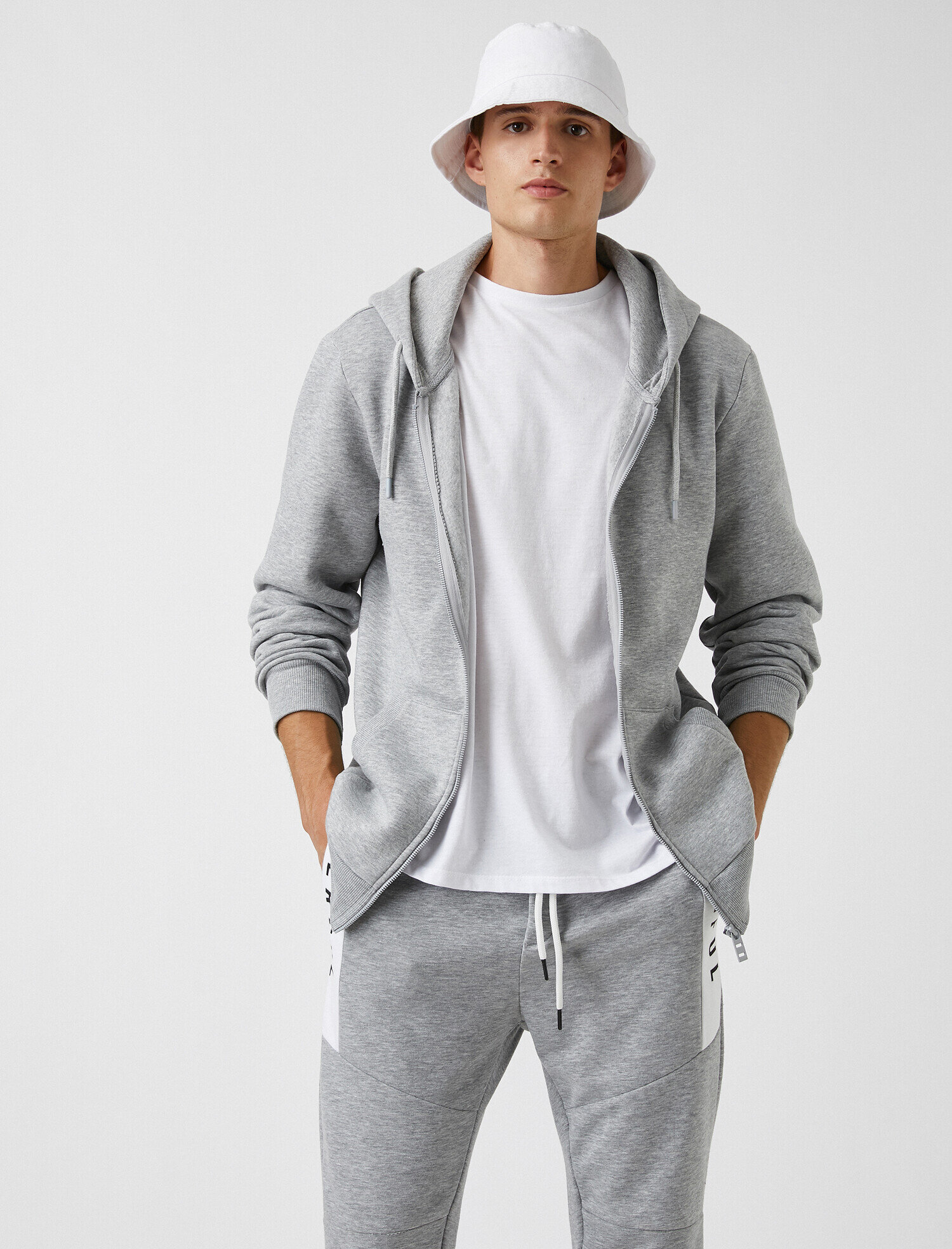   Fermuarlı Sweatshirt Kapüşonlu