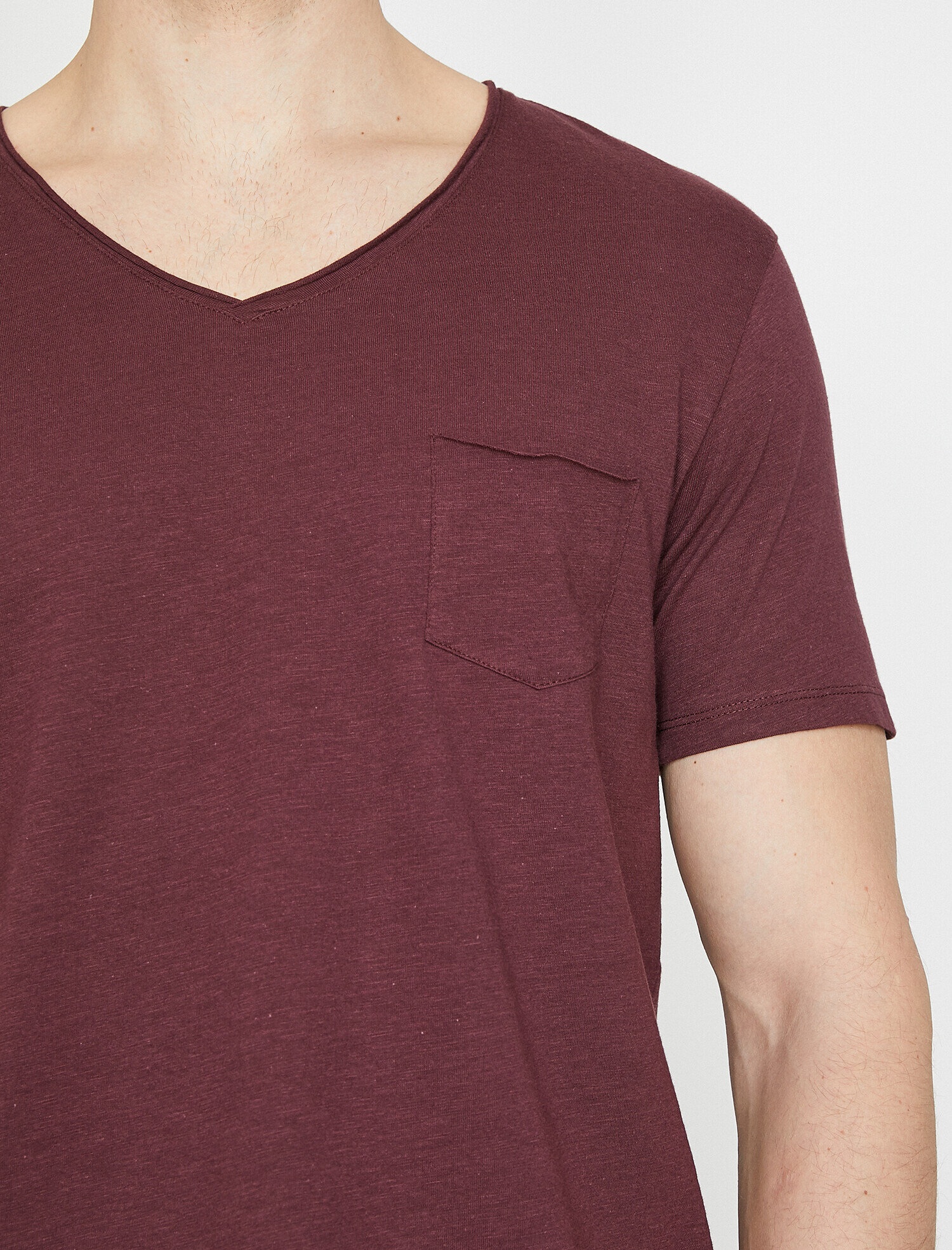 Cep Detaylı Tişört