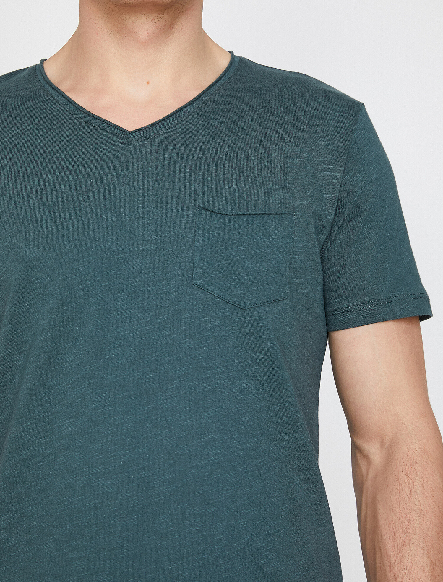   Cep Detaylı Tişört