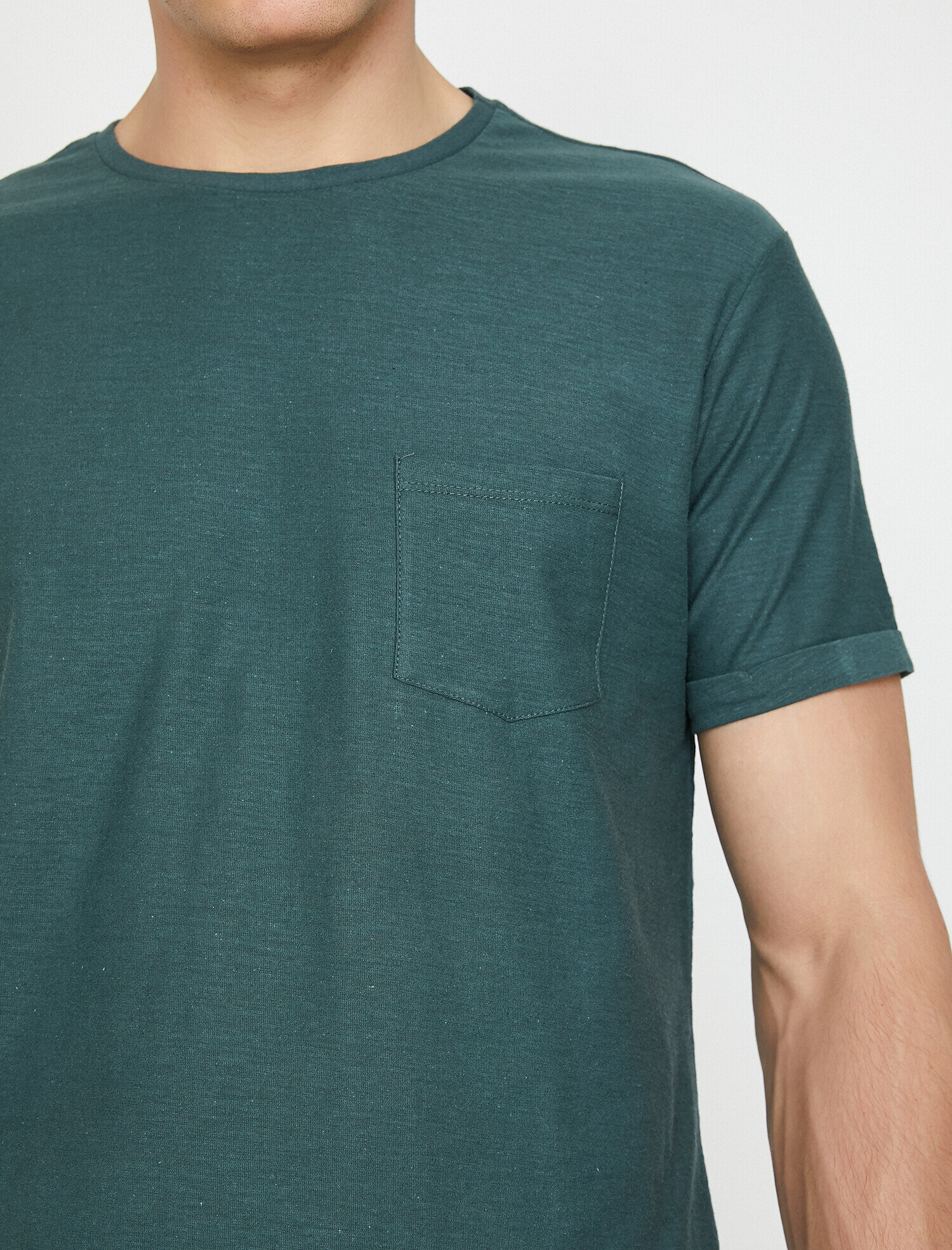   Cep Detaylı Tişört