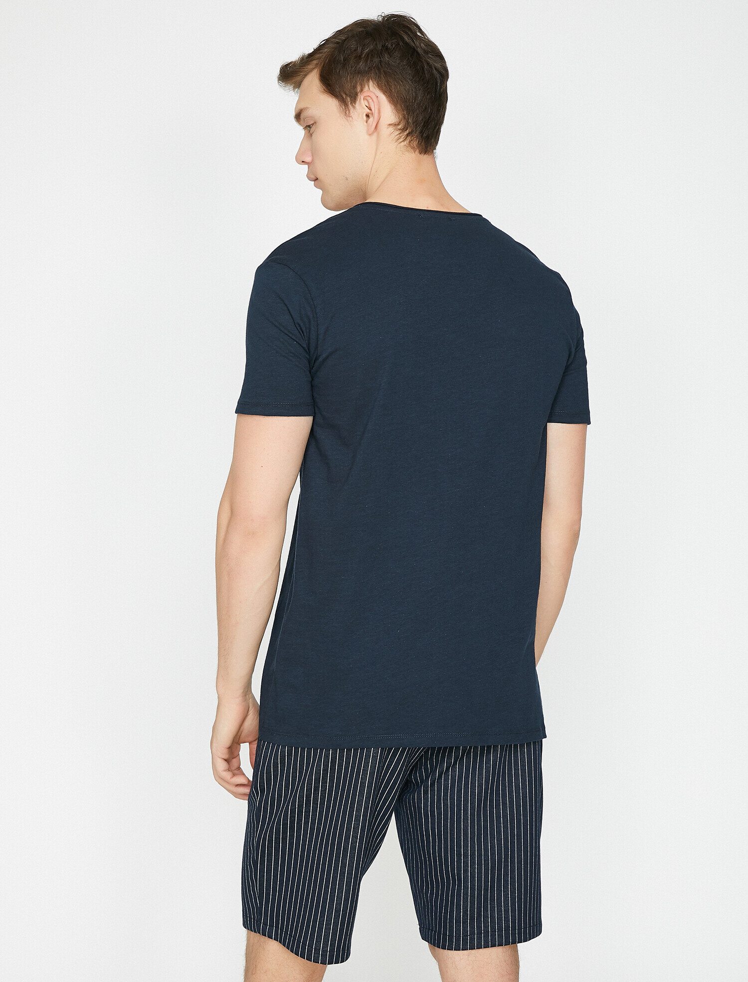   Cep Detaylı Tişört